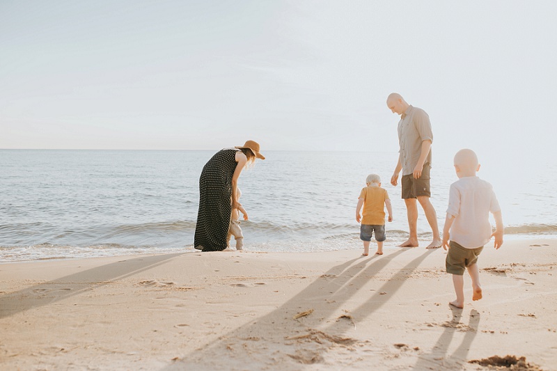 ludington-michigan-photographer-beach-session-minis_0013.jpg