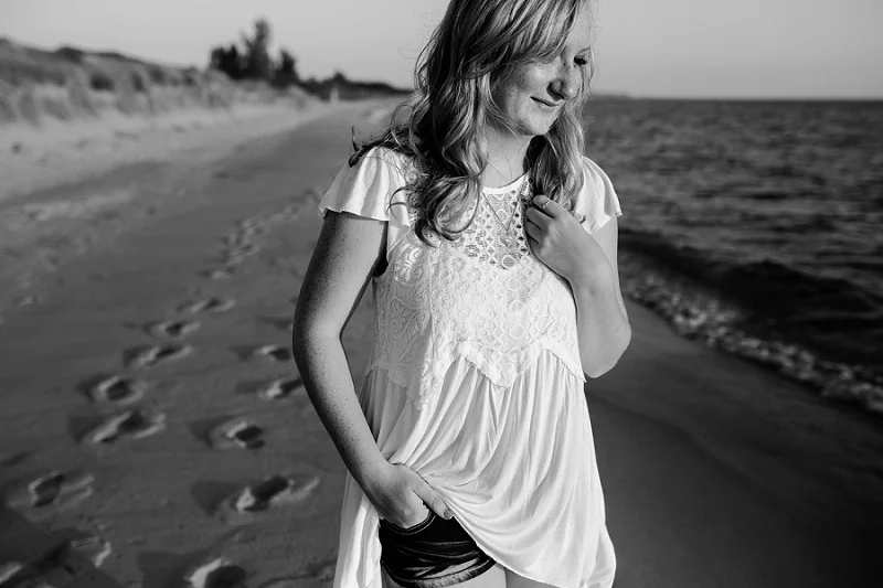 ludington-michigan-photographer-beach-session-minis_0021.jpg