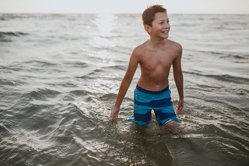 ludington-michigan-photographer-beach-session-minis_0059.jpg