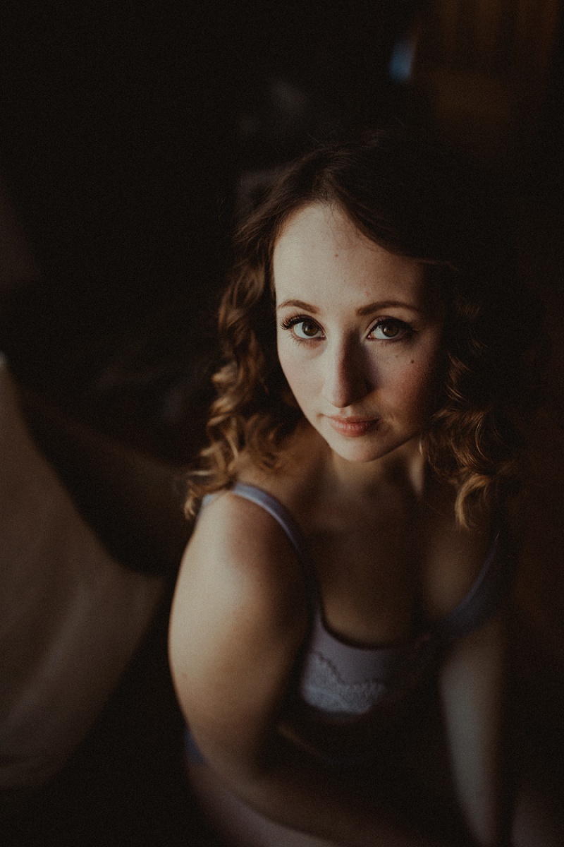 west-michigan-boudoir-photographer-ludington-michigan-womens-portraiture-short-session-with-kayla-9365.jpg