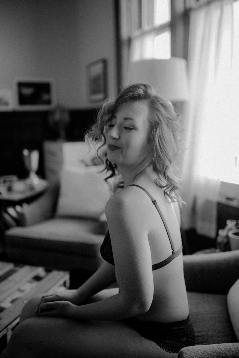 west-michigan-boudoir-photographer-ludington-michigan-womens-portraiture-short-session-with-kayla-9518.jpg