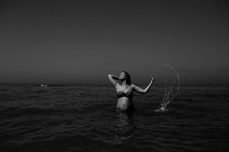 jessica maternity beach-0023.jpg