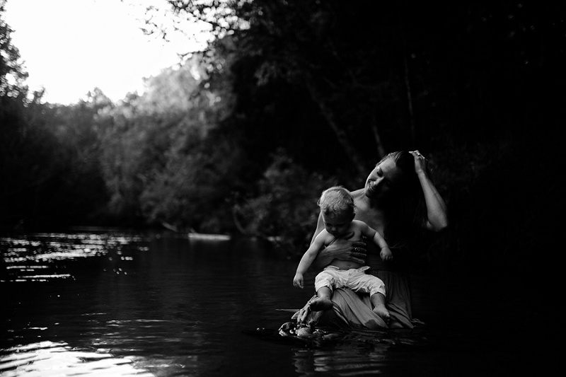 ludington-michigan-motherhood-photographer-west-michigan-river-session-ellen_0146.jpg