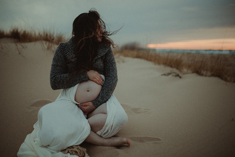 michigan-lifestyle-photographer-ludington-michigan-maternity-session-with-kayla-9619.jpg