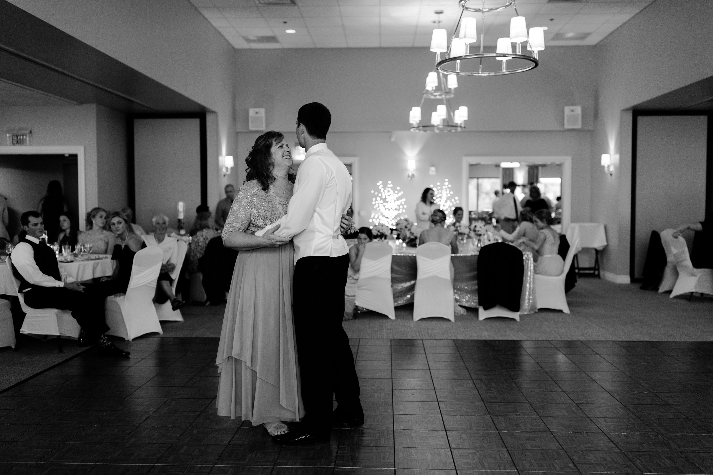 taylor_emily_michigan_wedding_jessica_max_0009.jpg