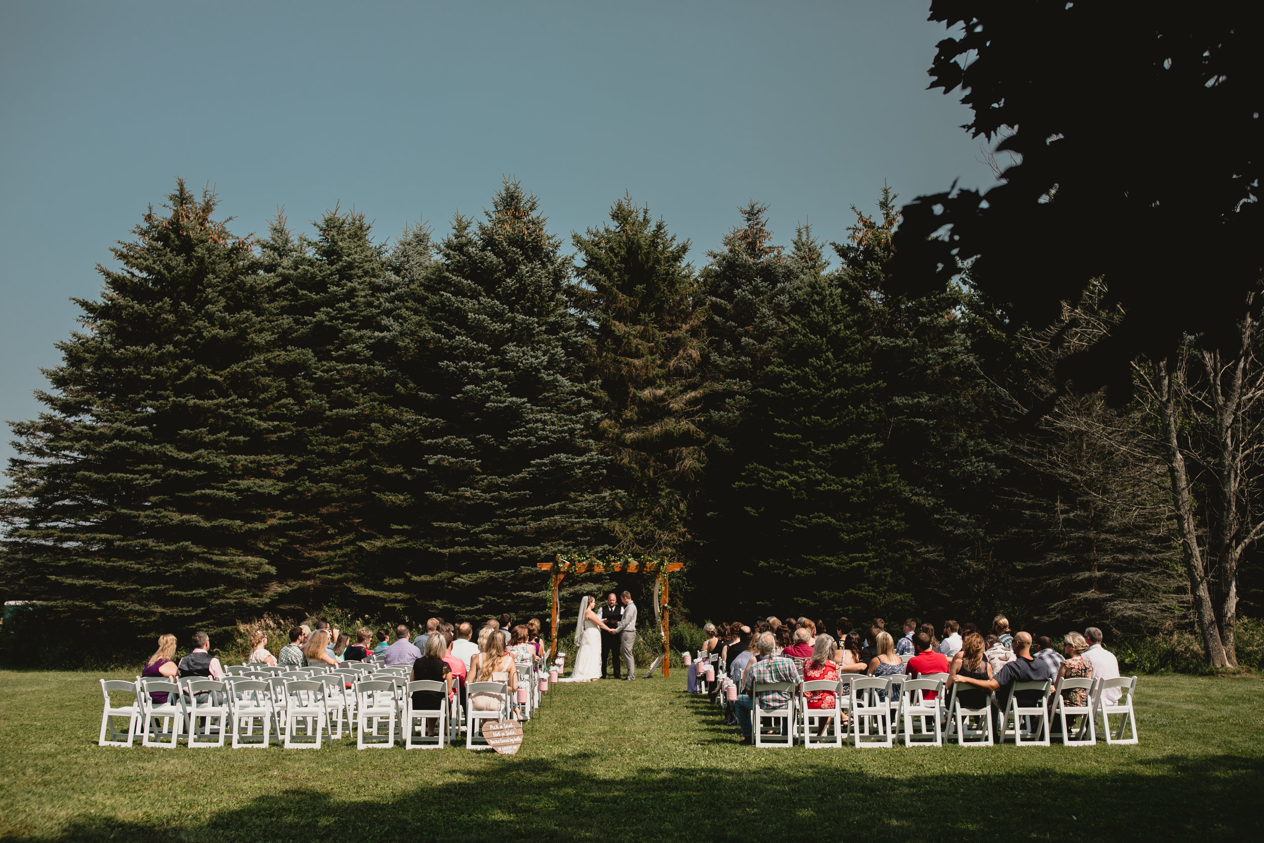 west-michigan-wedding-photographer-ludington-mi-trillium-creek-jaclyn-russ-556.jpg