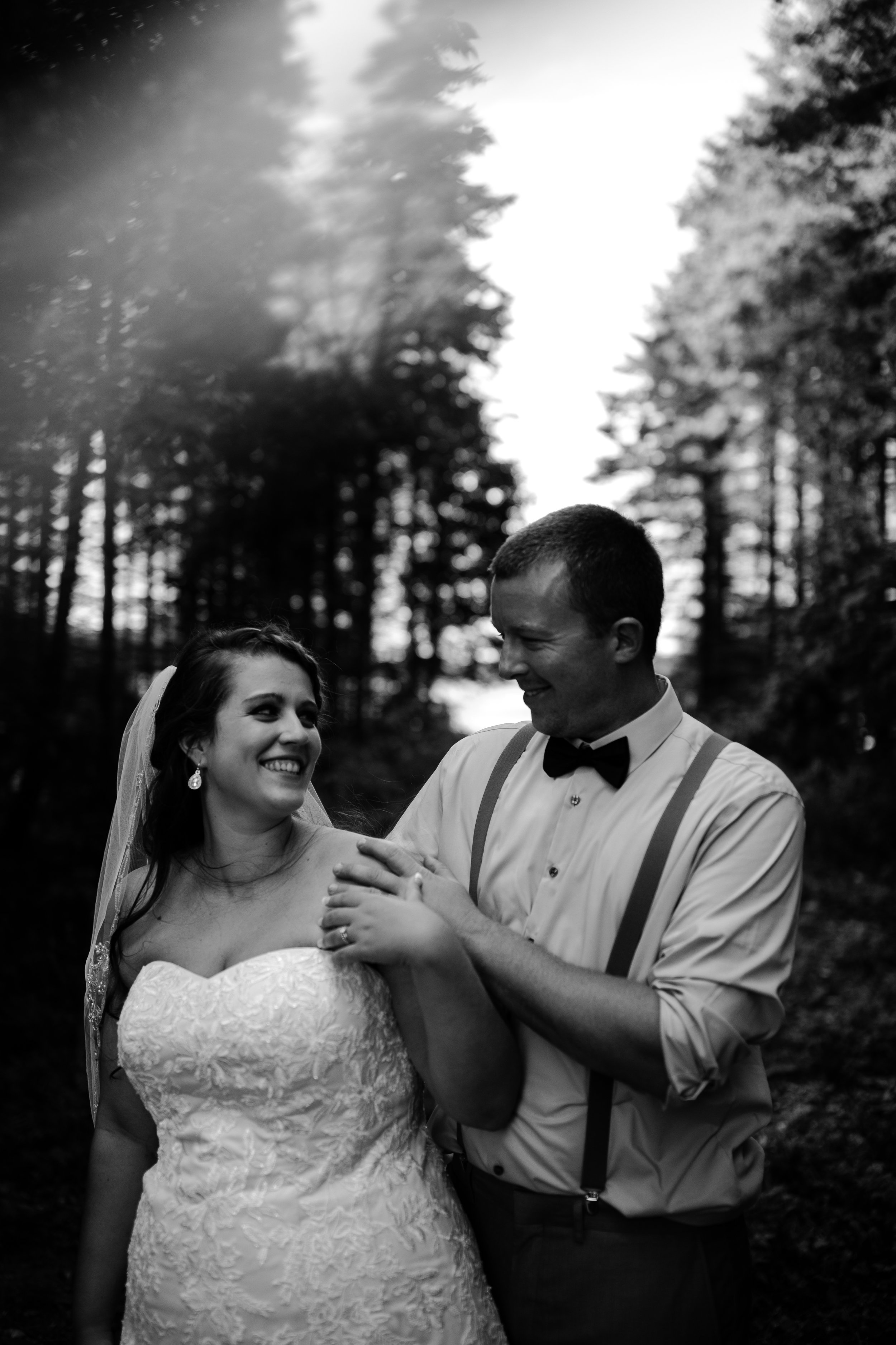 west-michigan-wedding-photographer-ludington-mi-trillium-creek-jaclyn-russ-812.jpg