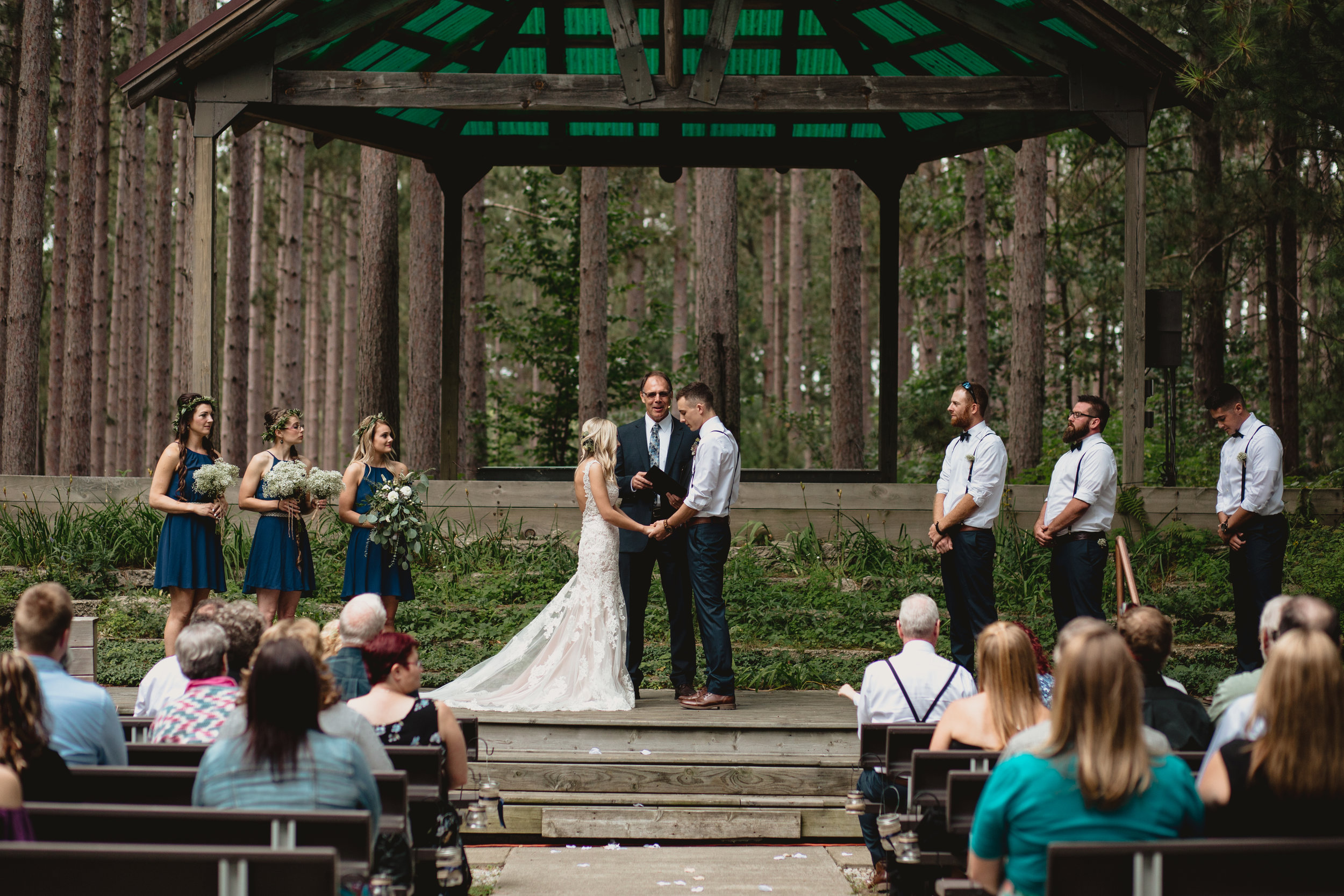 west-michigan-wedding-photographer-whitehall-rachel-austin-chapel-in-the-pines-275.jpg