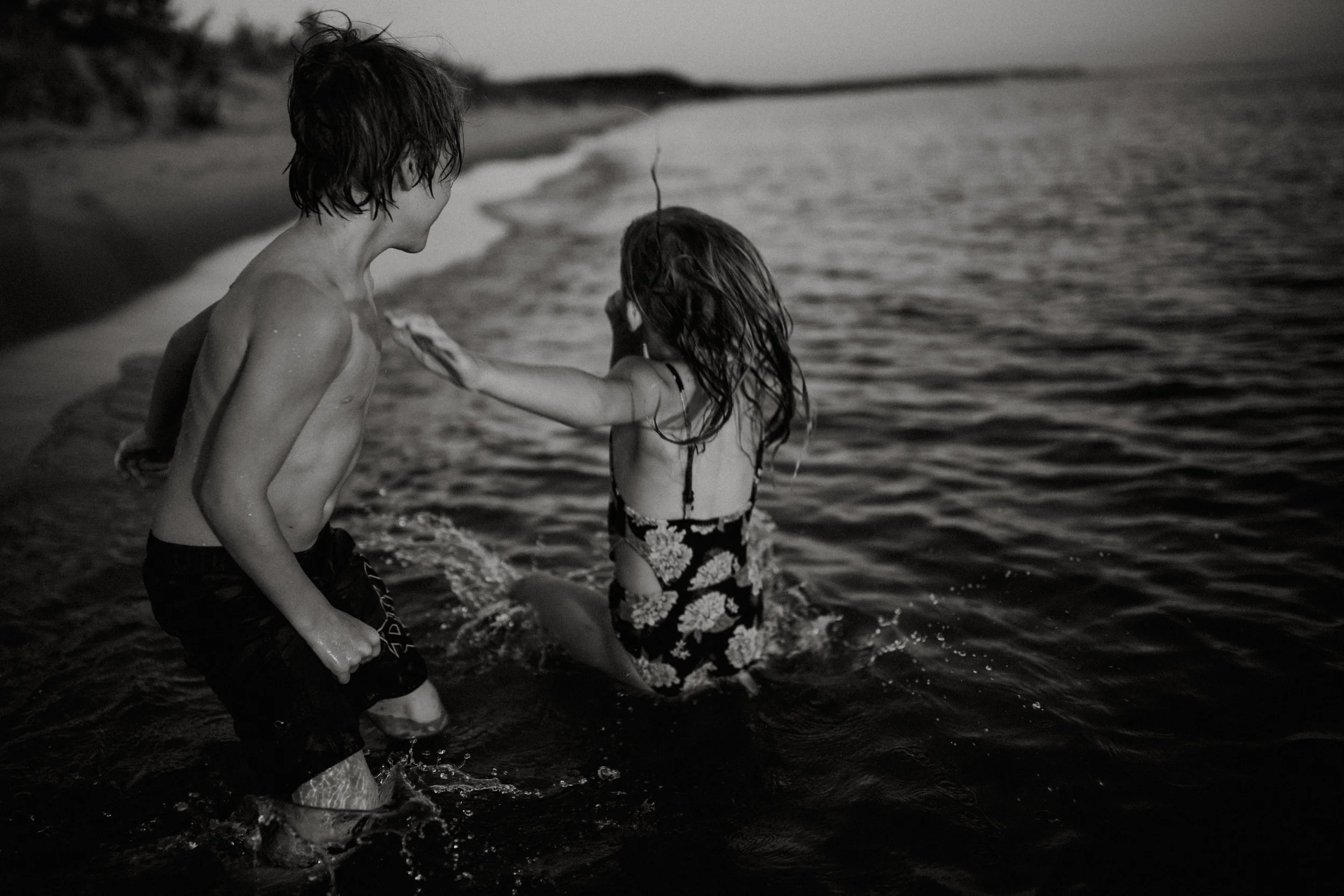 michigan-storytelling-photographer-ludington-beach-live-273.jpg