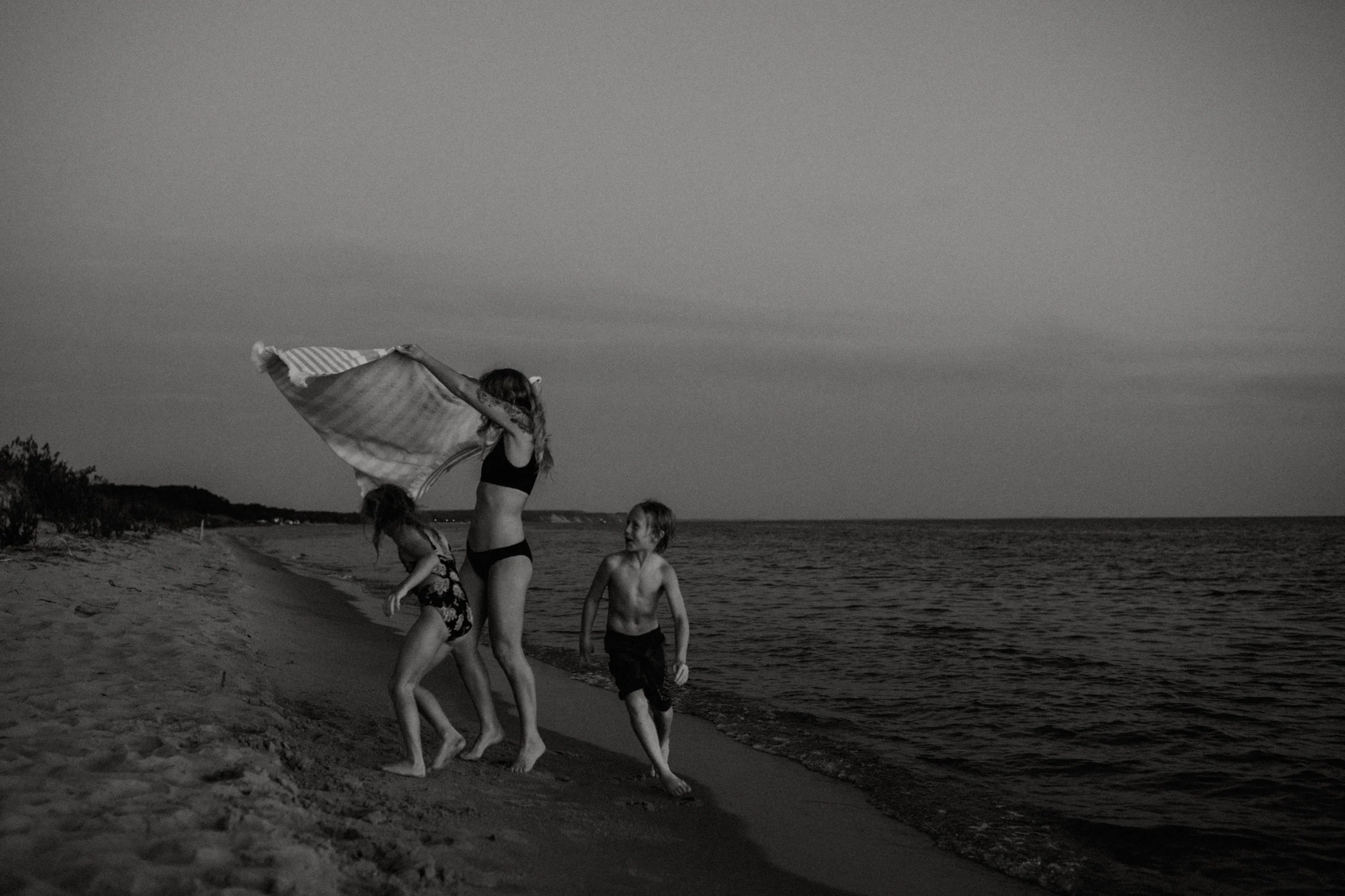 michigan-storytelling-photographer-ludington-beach-live-420.jpg