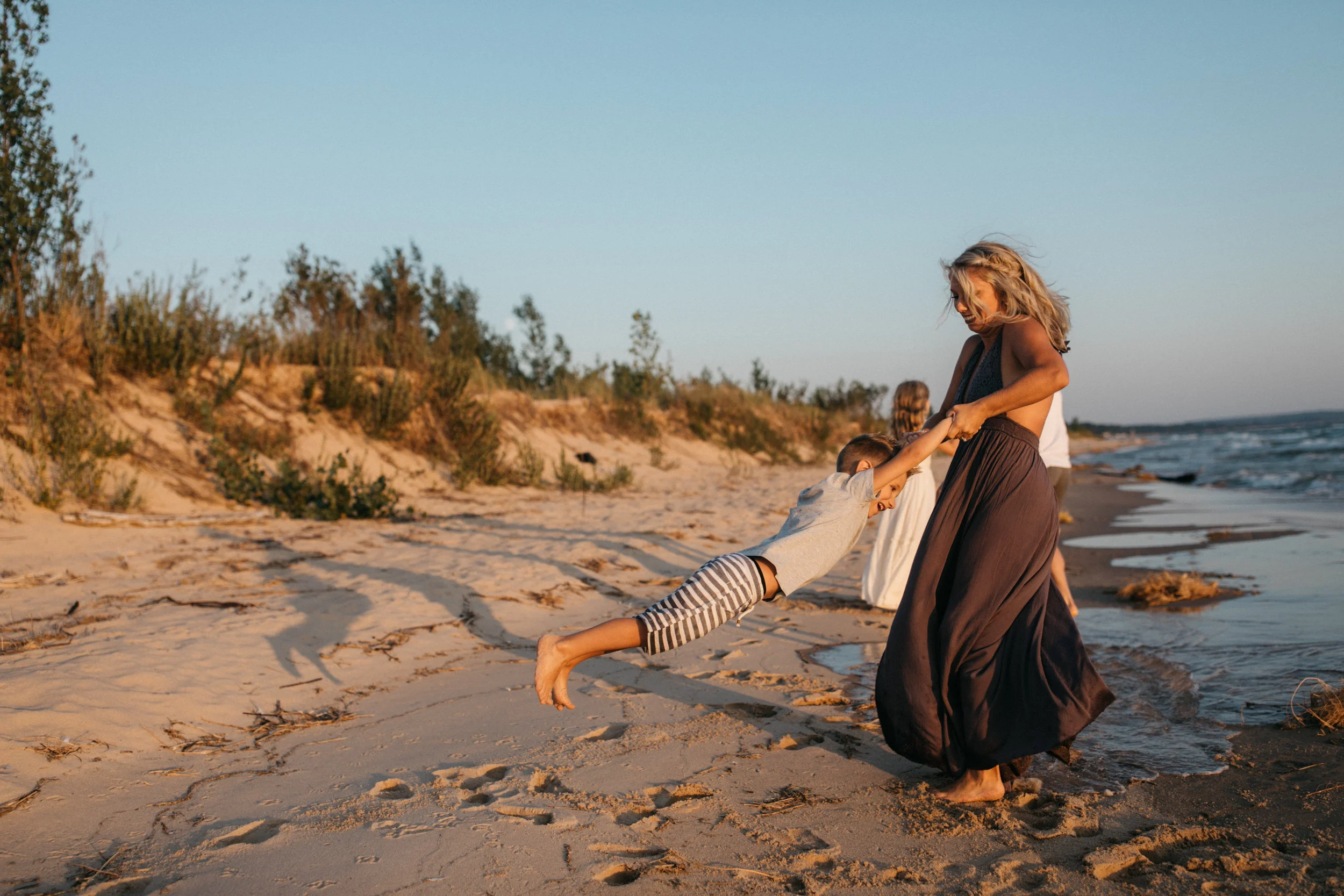 michigan-storytelling-photographer-ludington-mi-state-park-andrews-family-sunset-session-201.jpg