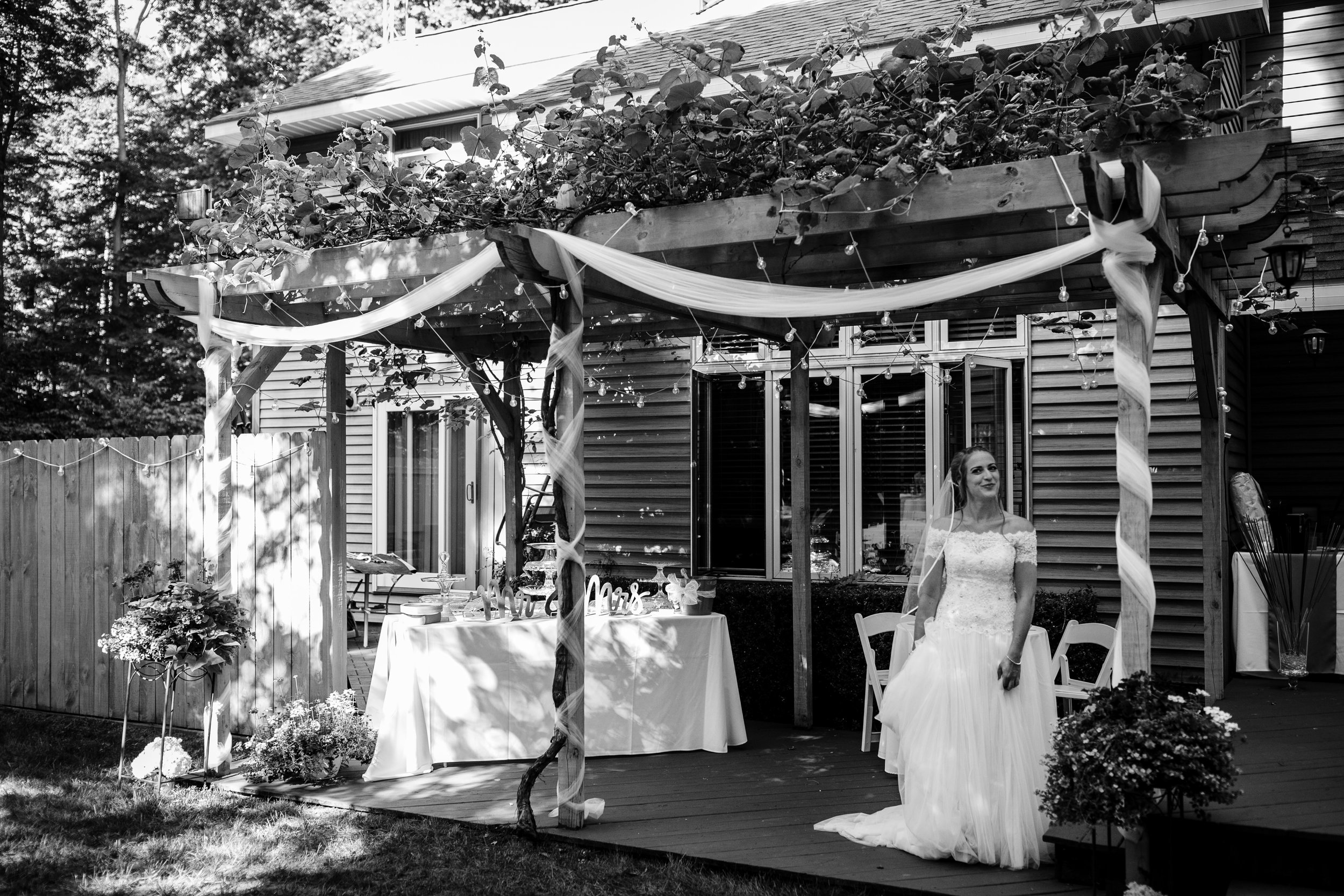 ludington-michigan-intimate-backyard-wedding-jessica-nolan171.jpg