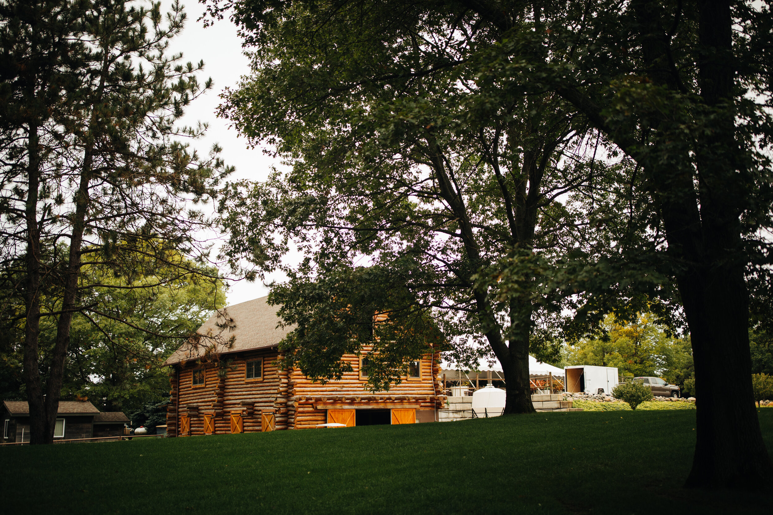 michigan-wedding-photographer-jessicamax-carlymike.jpg