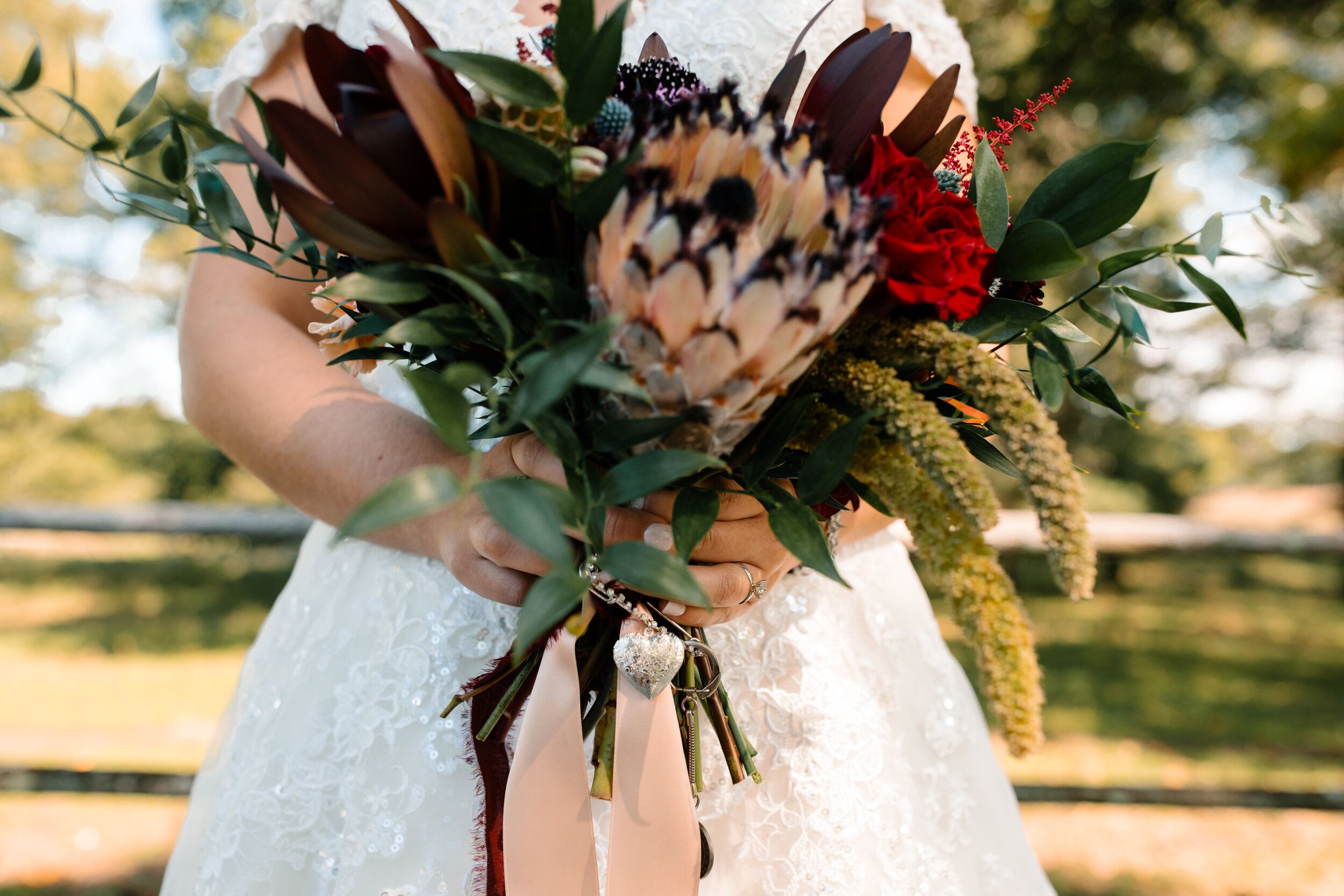 michigan-wedding-photographer-jessicamax-carlymike-12.jpg