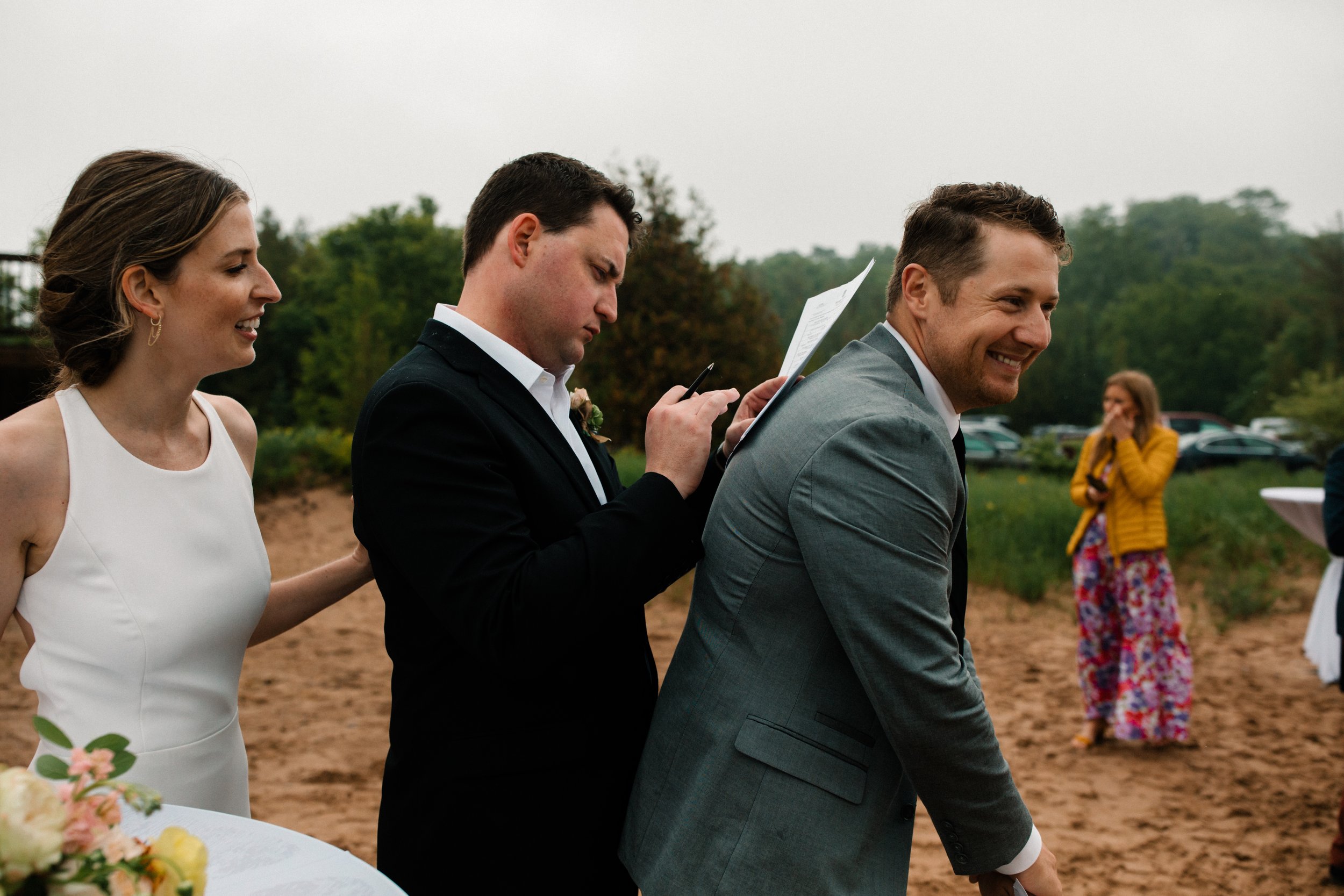 michigan-photographer-lake-bluff-preserve-frankfort-wedding-350.jpg