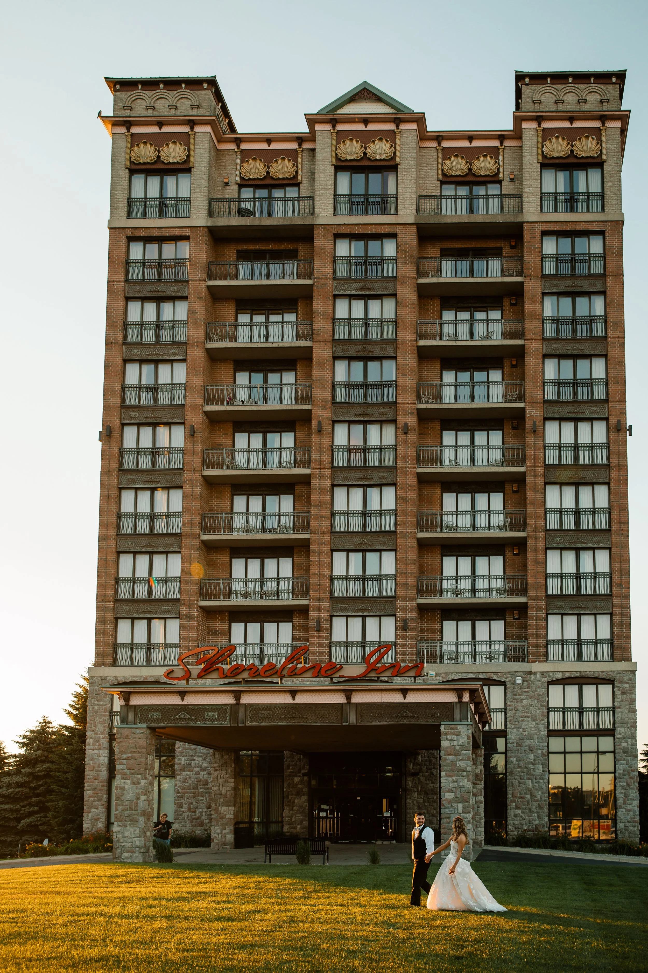 Elyse &amp; Dimitri // Shoreline Inn Muskegon Wedding