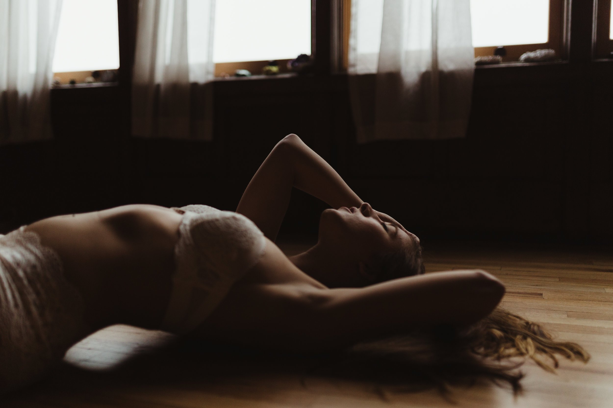 michigan-boudoir-photographer-ludington-intimate-portraiture-short-sessions-jessica-max-2888.jpg