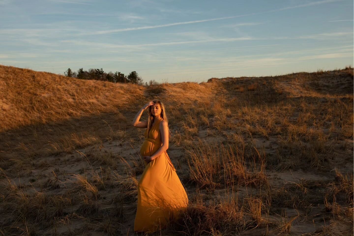 When the sunsets start bathing everything in gold in the evenings

#pureludington #ludingtonphotographer #ludingtonmaternityphotographer #traversecityphotographer #ludingtonfamilyphotographer #sedonafamilyphotographer #dirtybootsandmessyhair #moodygr