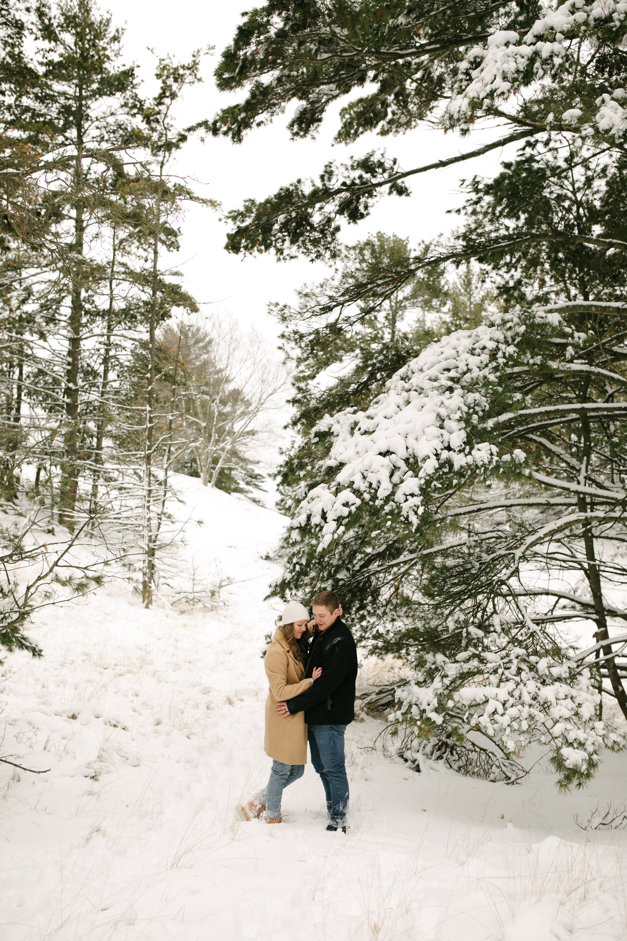 Michigan-Photographerwomens-couples-winter-session-33.jpg