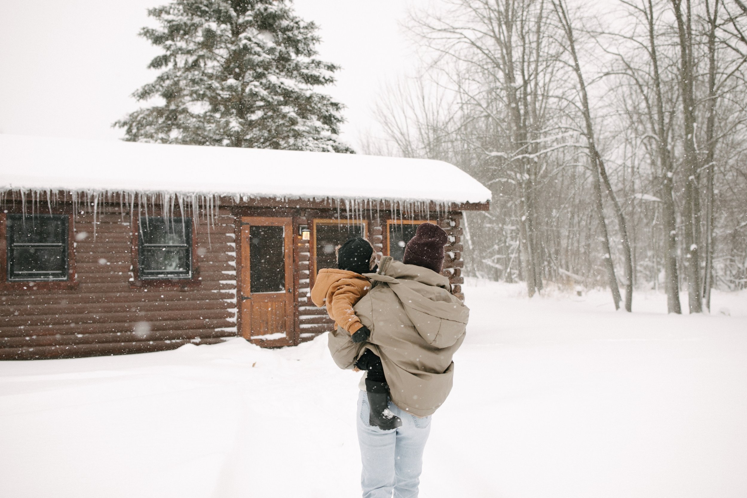 Michigan-Wedding-Photographer-Ludington-Winter-In-Home-44.jpg