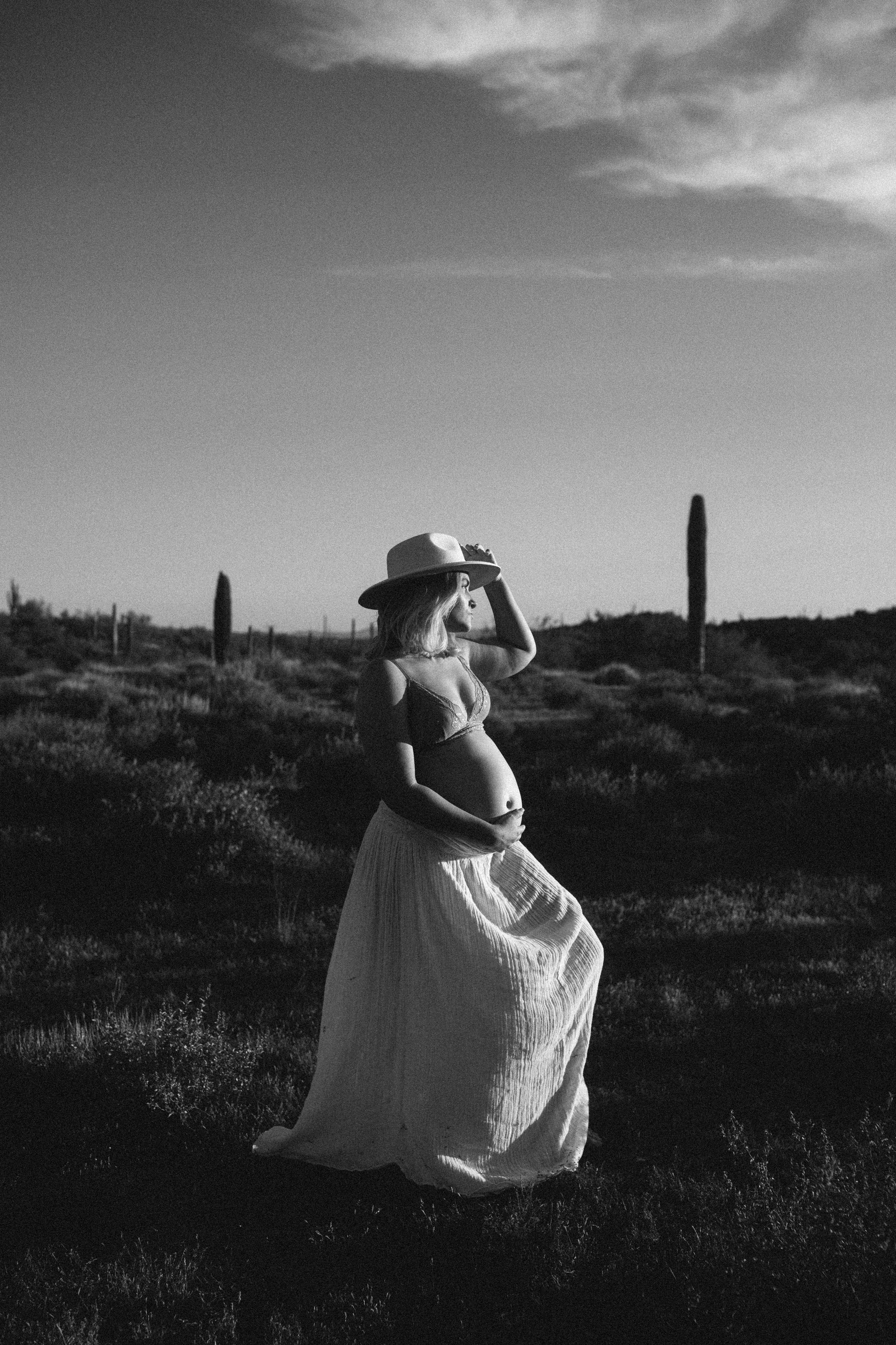 Arizona-Film-Photographer-Superstitions-Maternity-102.jpg