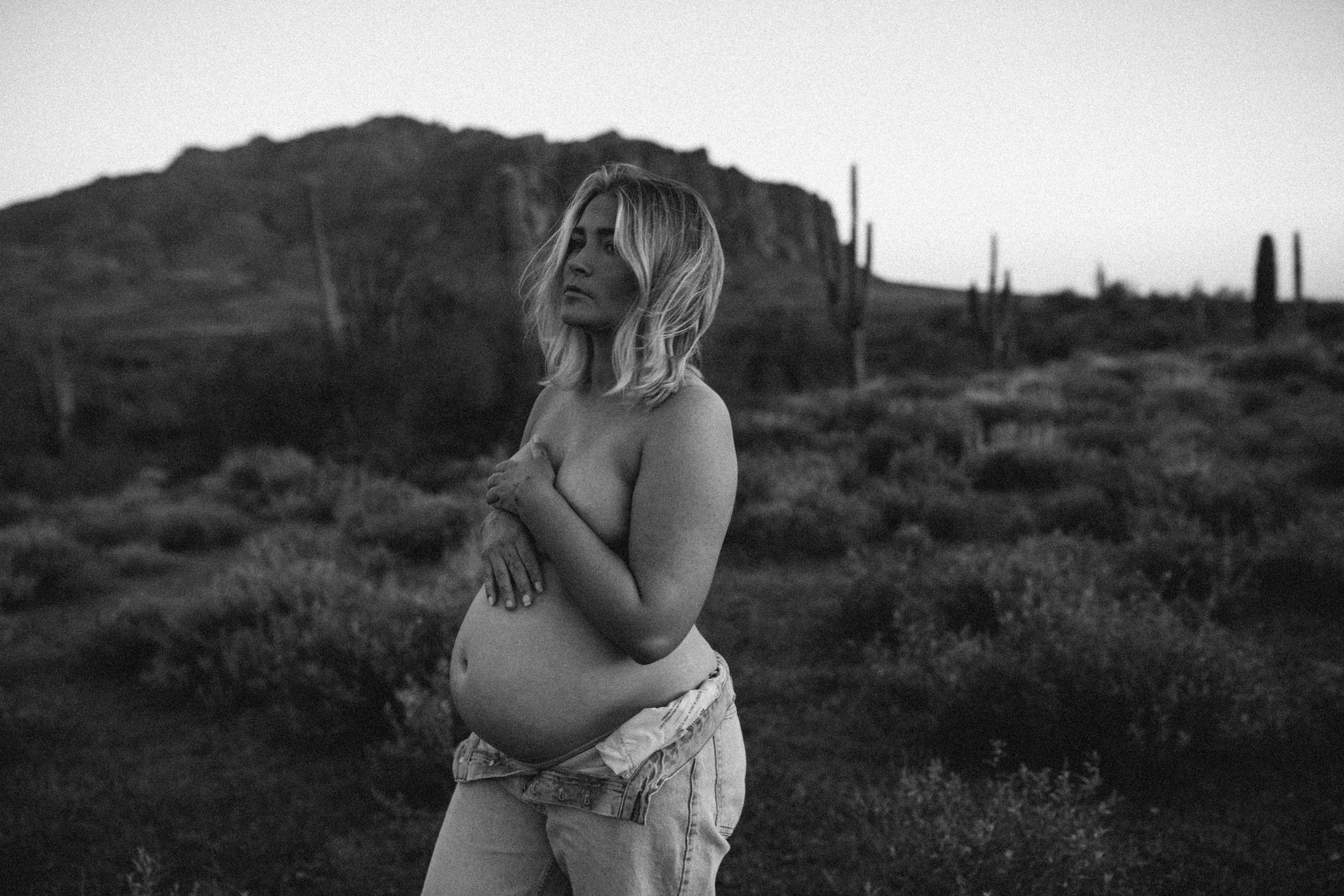 Arizona-Film-Photographer-Superstitions-Maternity-184.jpg
