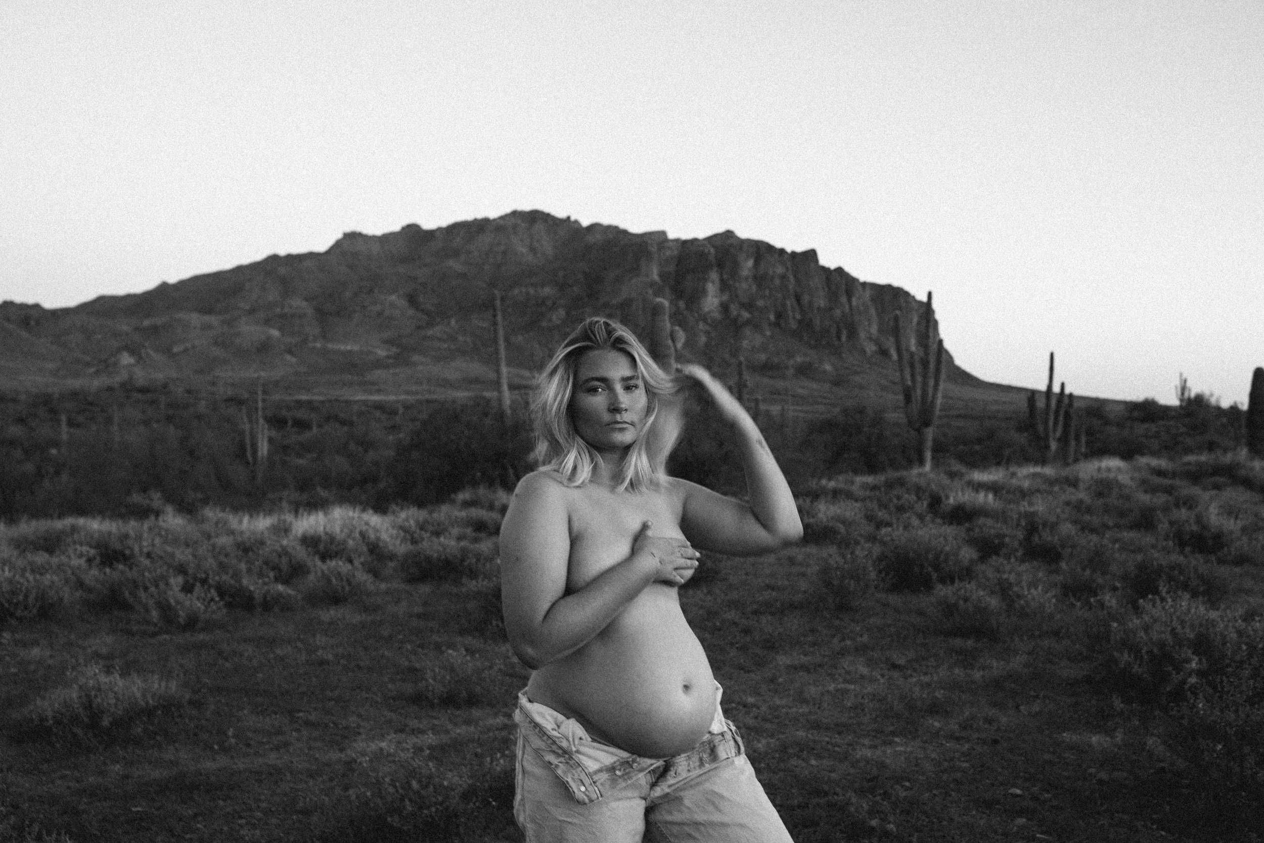 Arizona-Film-Photographer-Superstitions-Maternity-203.jpg