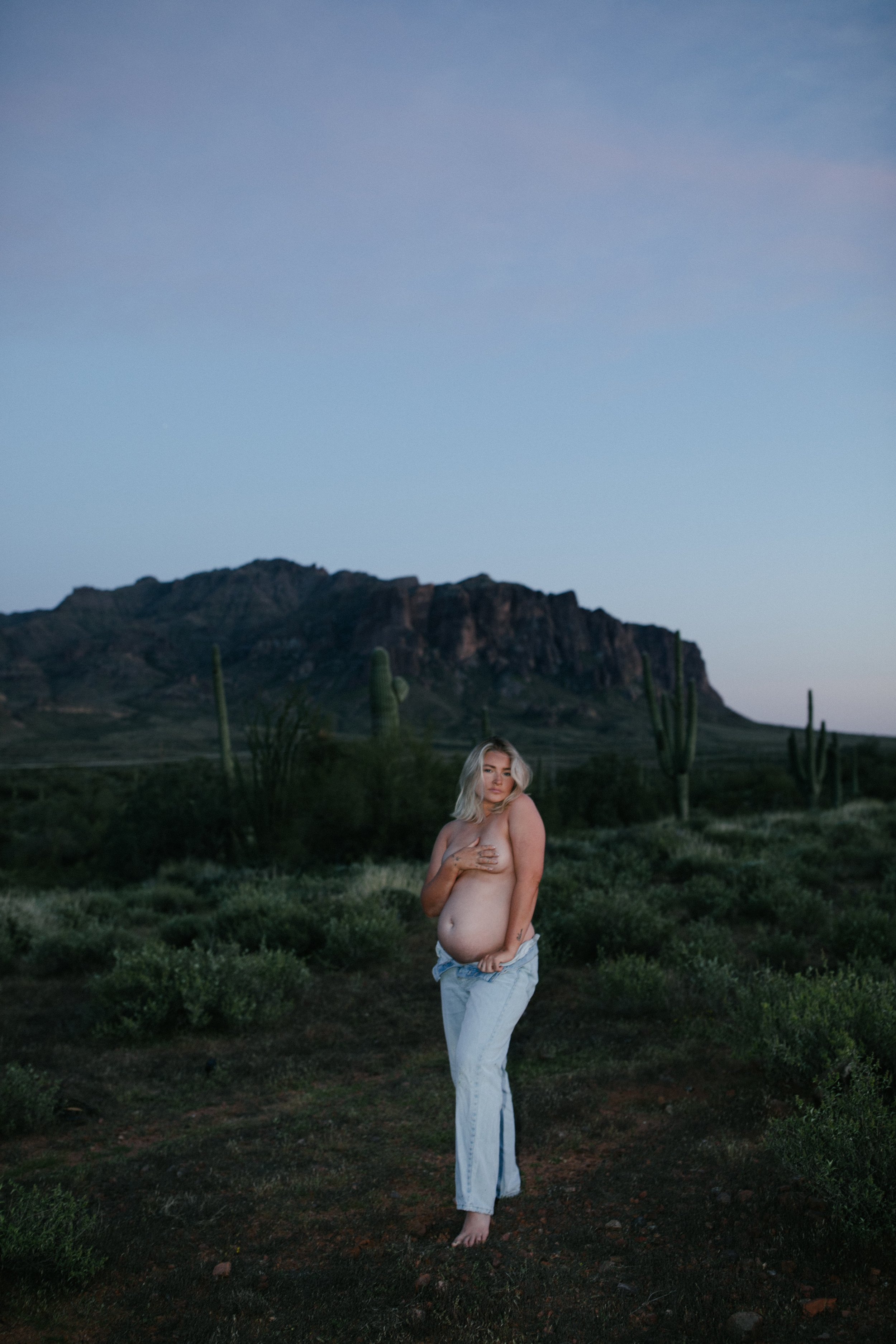 Arizona-Film-Photographer-Superstitions-Maternity-219.jpg