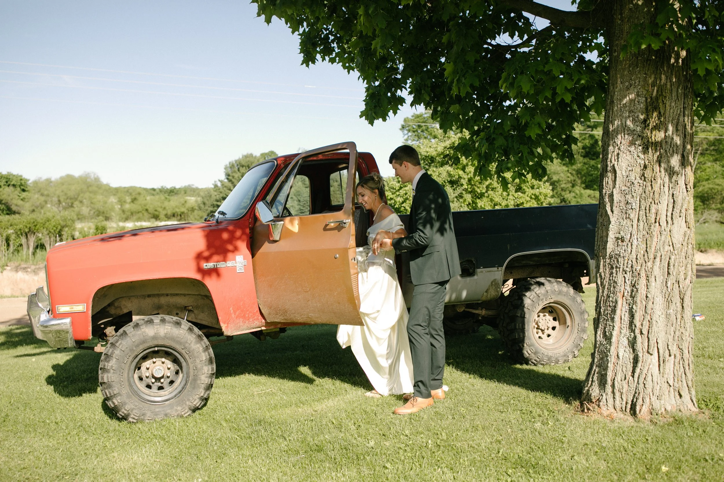 Michigan-Photographer-Branch-Michigan-Wedding-36.jpg