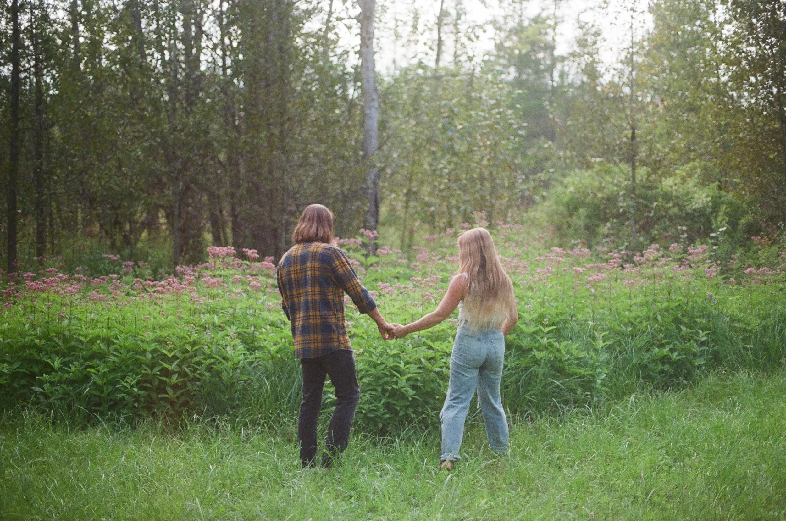 Michigan-wedding-photographer-Traverse-city-couples-film-15.jpg