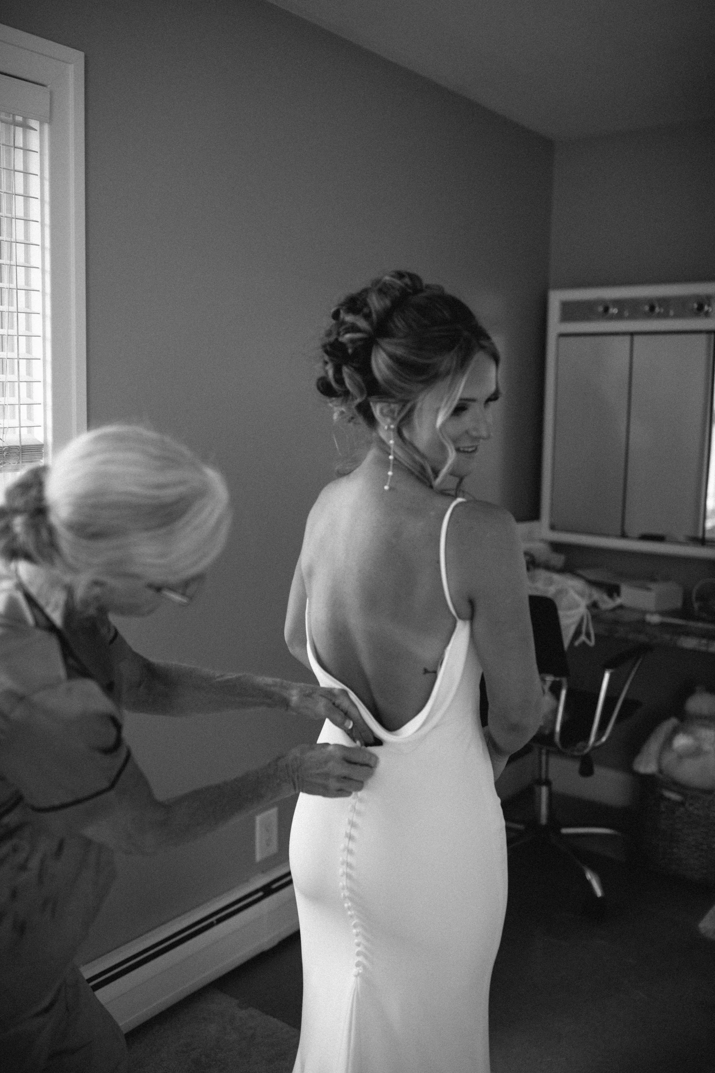 Michigan-wedding-photographer-ludington-the-lake-house-wedding-2.jpg