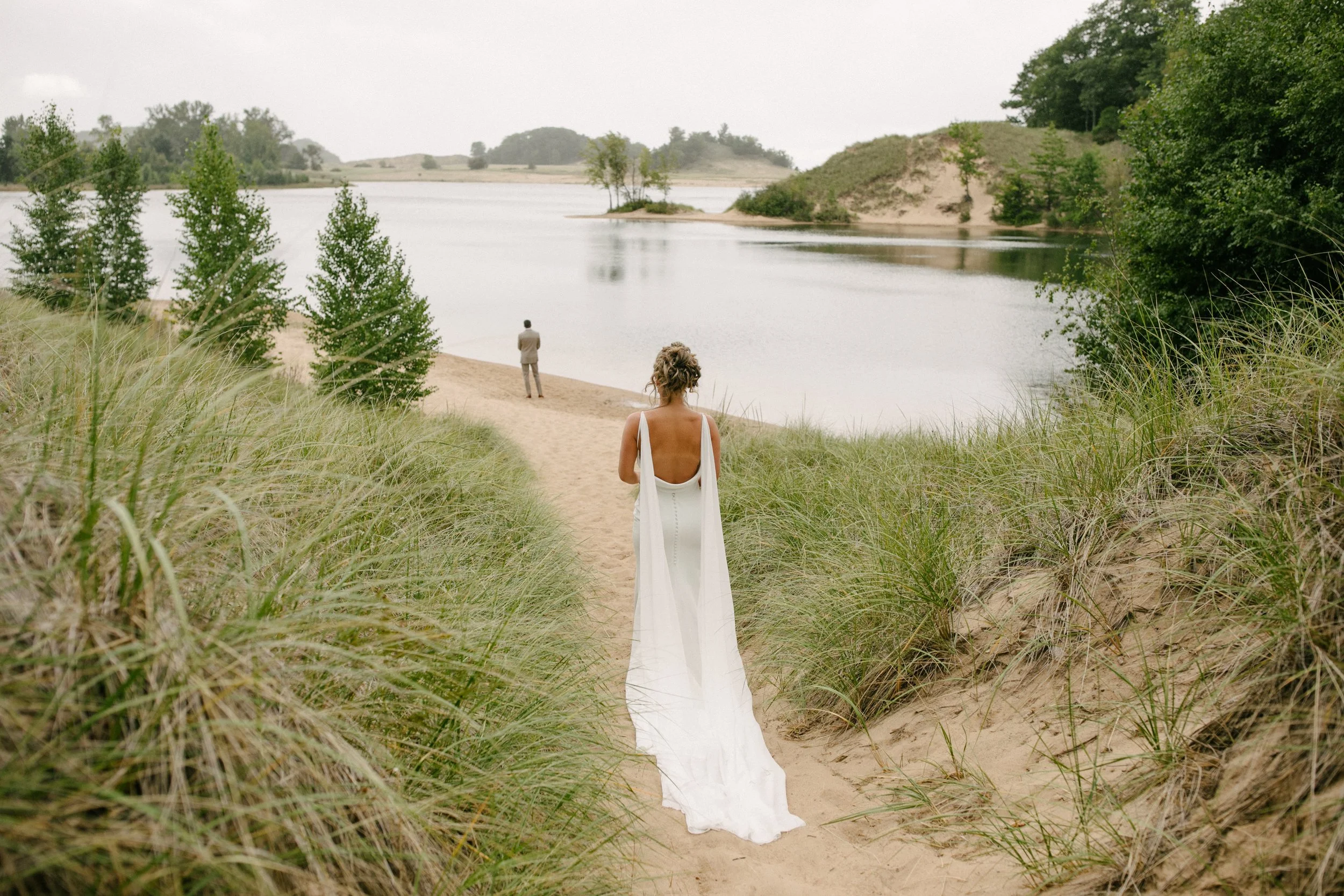 Michigan-wedding-photographer-ludington-the-lake-house-wedding-9.jpg