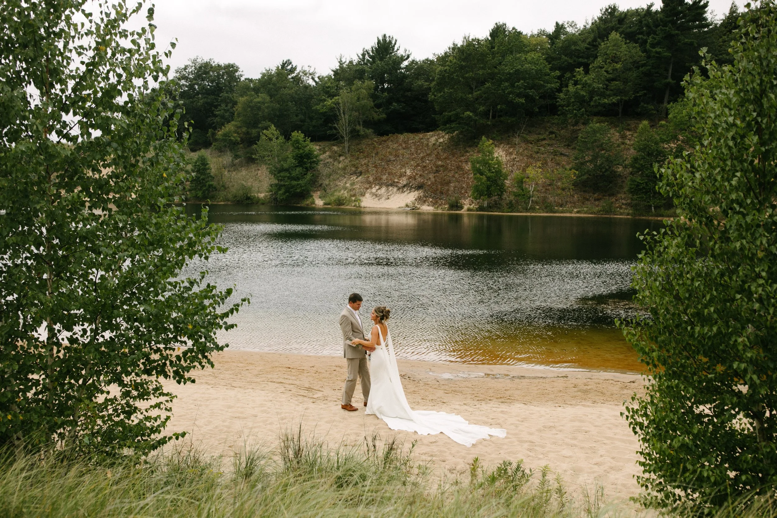 Michigan-wedding-photographer-ludington-the-lake-house-wedding-11.jpg