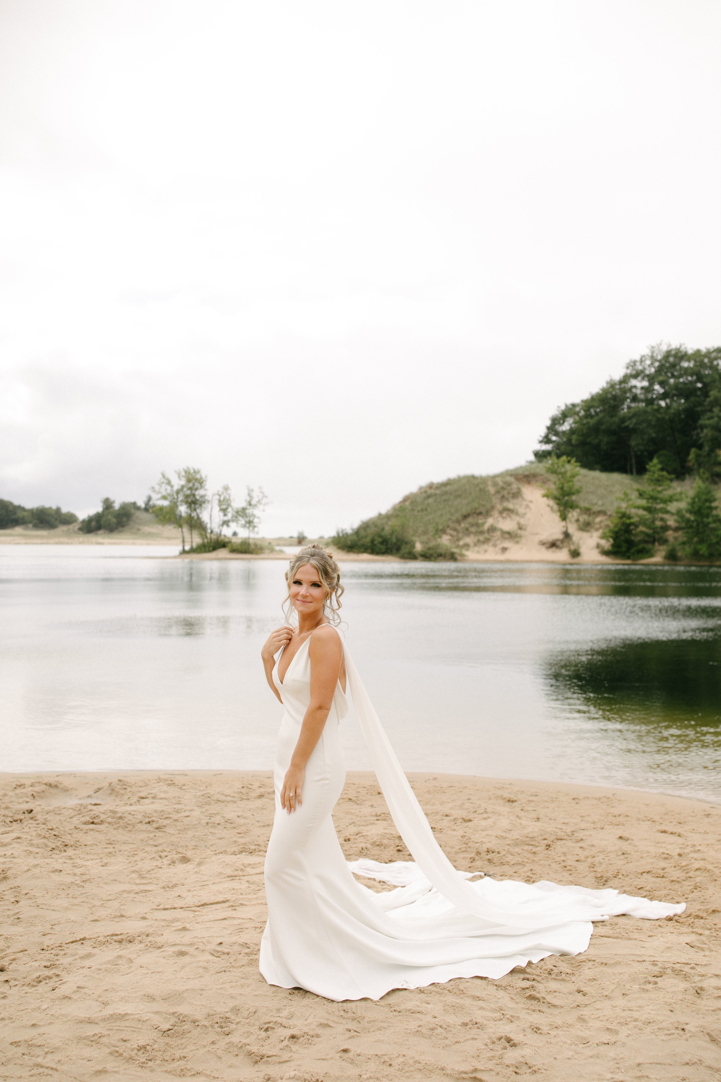 Michigan-wedding-photographer-ludington-the-lake-house-wedding-13.jpg