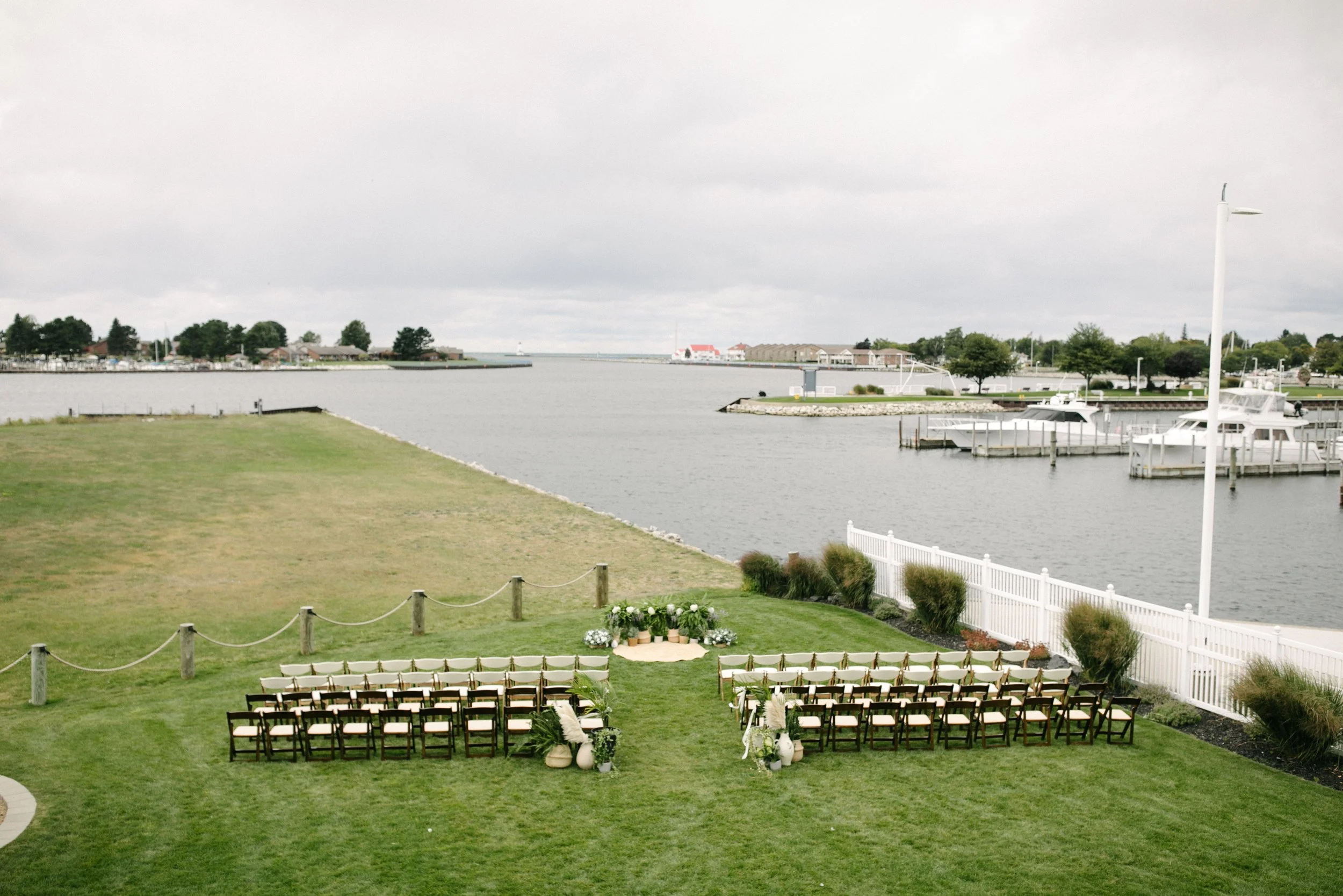 Michigan-wedding-photographer-ludington-the-lake-house-wedding-17.jpg