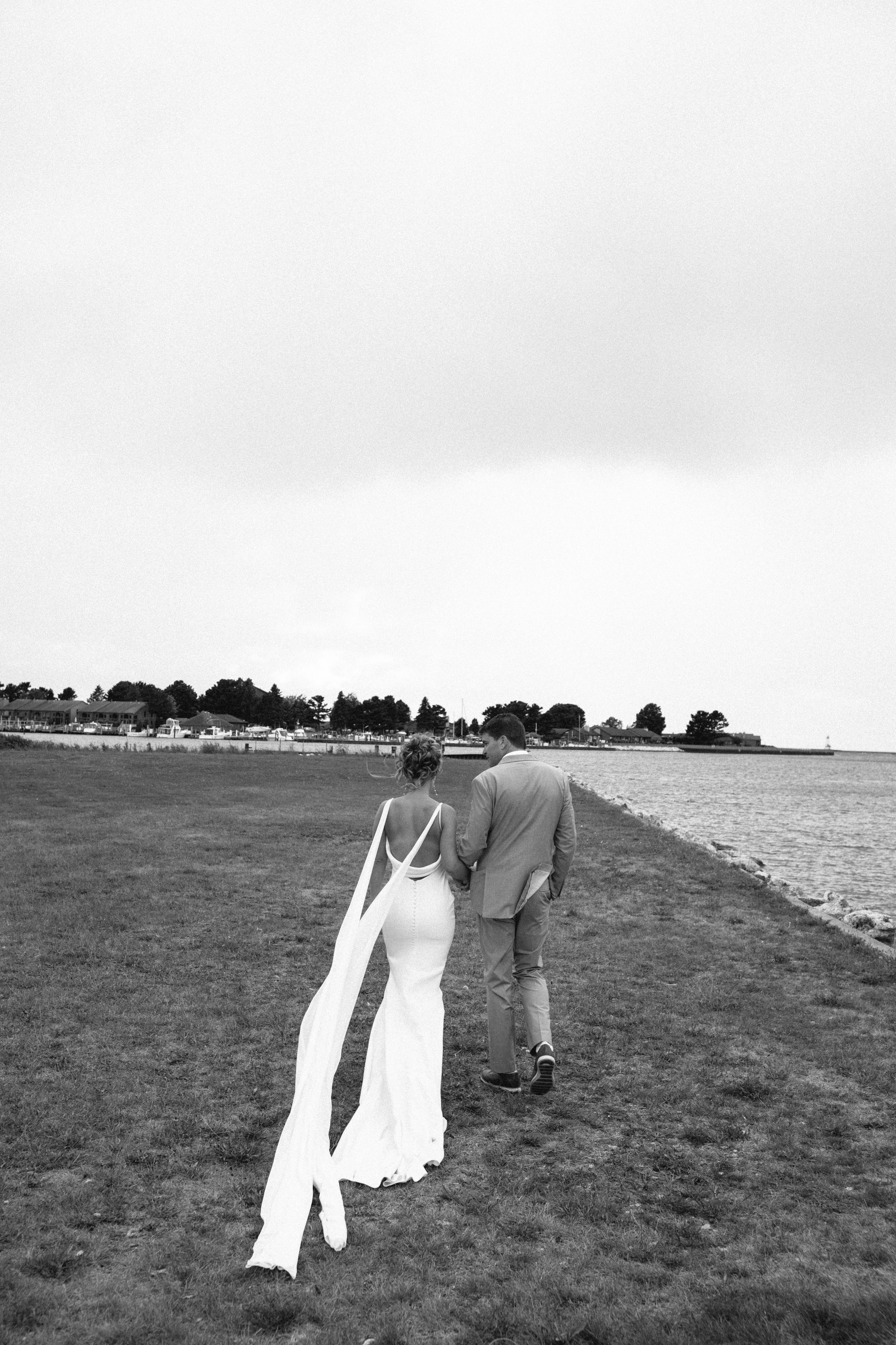 Michigan-wedding-photographer-ludington-the-lake-house-wedding-28.jpg