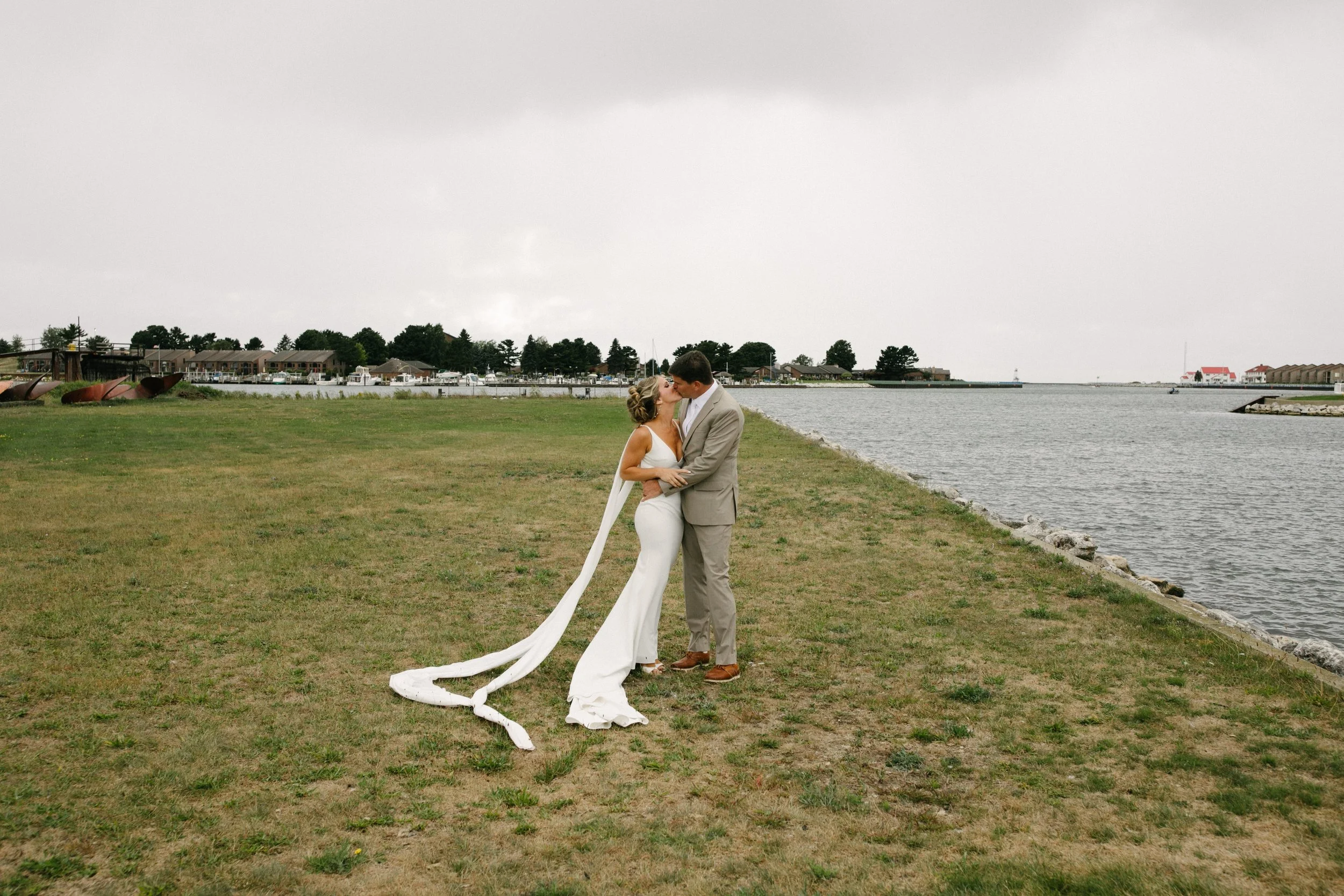 Michigan-wedding-photographer-ludington-the-lake-house-wedding-30.jpg