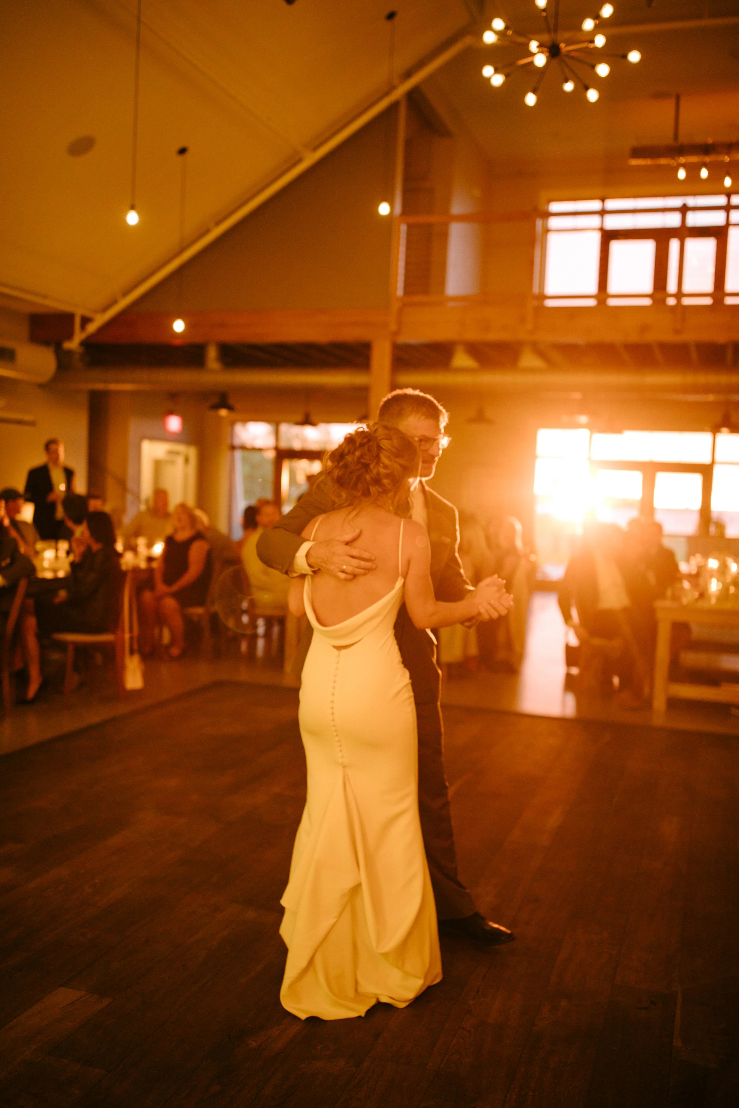 Michigan-wedding-photographer-ludington-the-lake-house-wedding-50.jpg