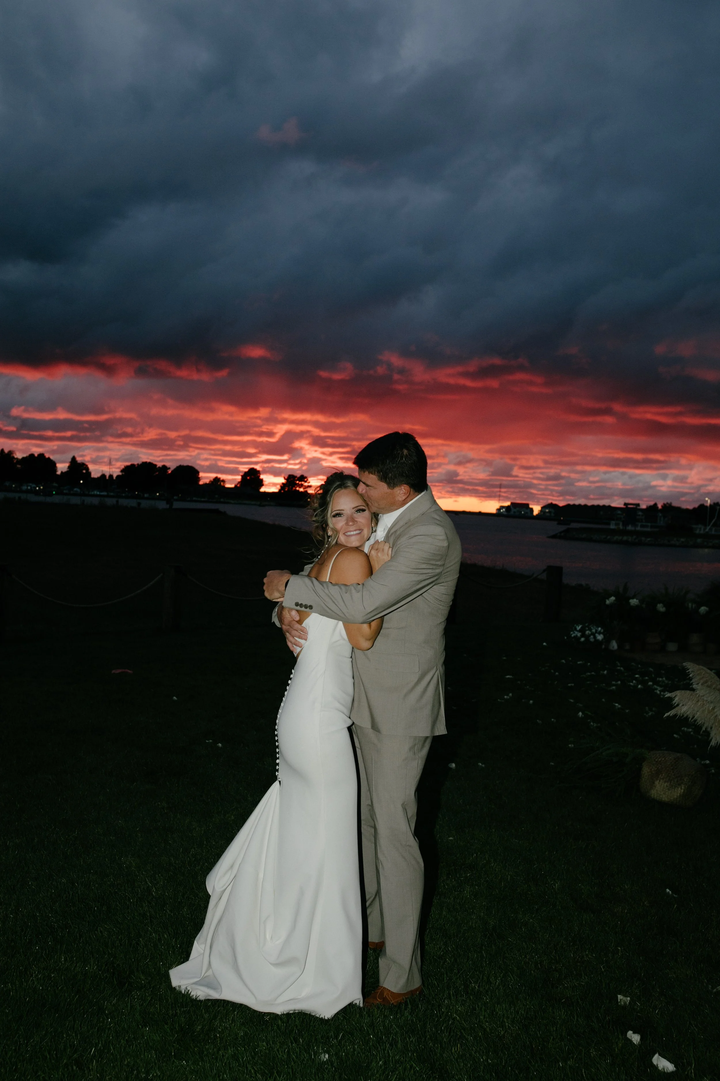 Michigan-wedding-photographer-ludington-the-lake-house-wedding-55.jpg