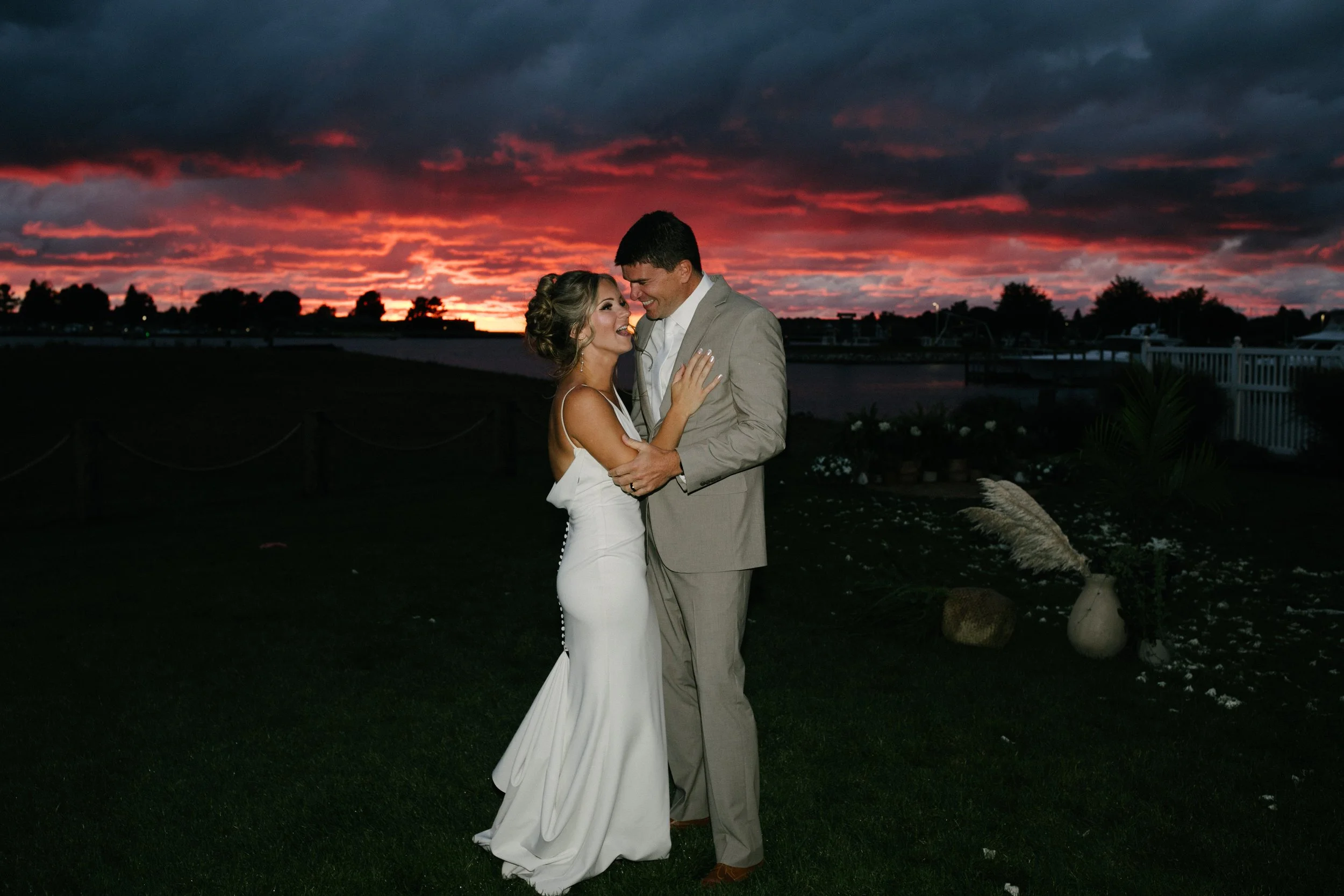 Michigan-wedding-photographer-ludington-the-lake-house-wedding-56.jpg
