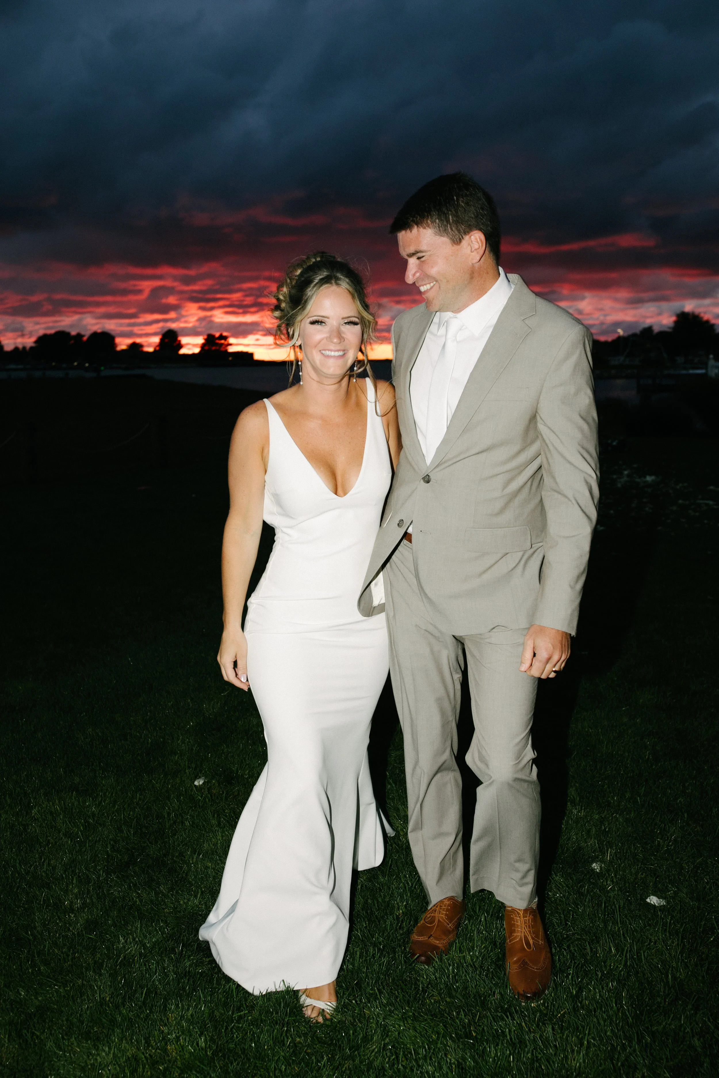 Michigan-wedding-photographer-ludington-the-lake-house-wedding-58.jpg