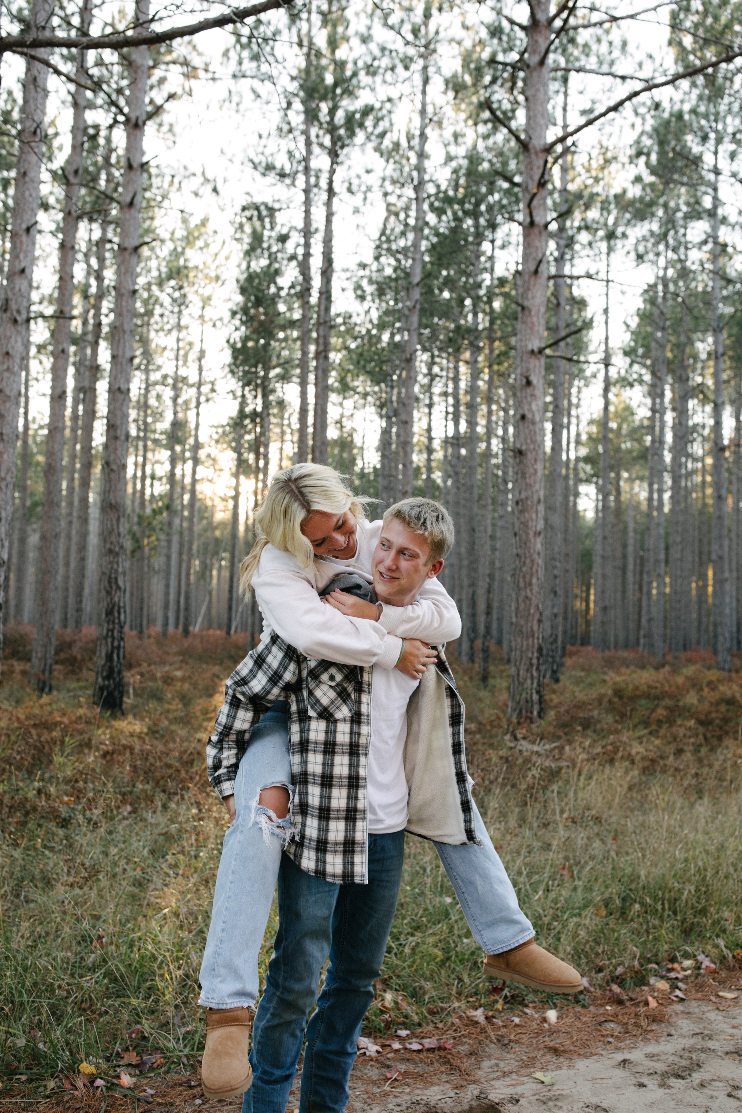 Michigan-wedding-photographer-fall-couples-portraits-90.jpg