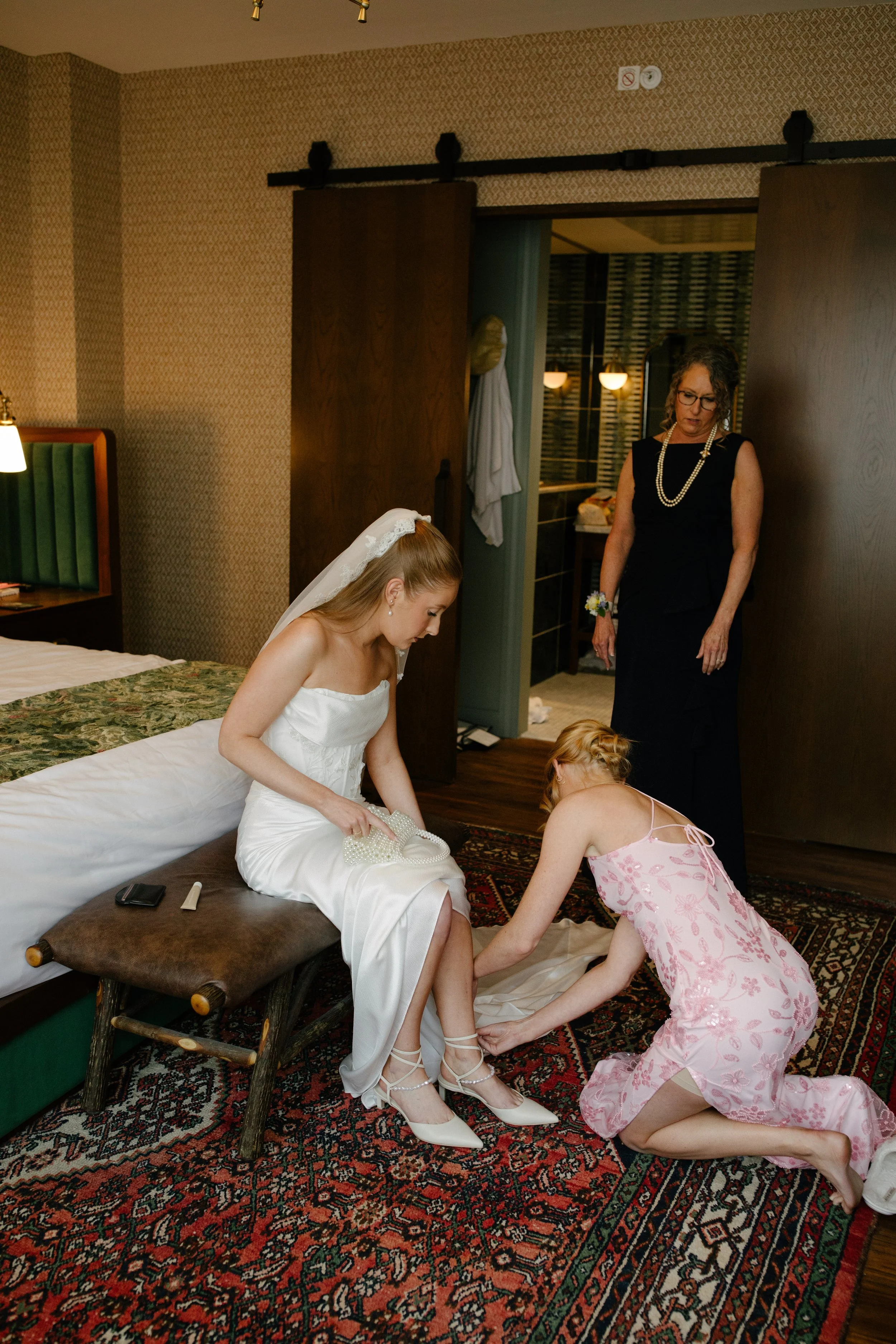 Michigan-wedding-photographer-msu-horticulture-garden-wedding-10.jpg