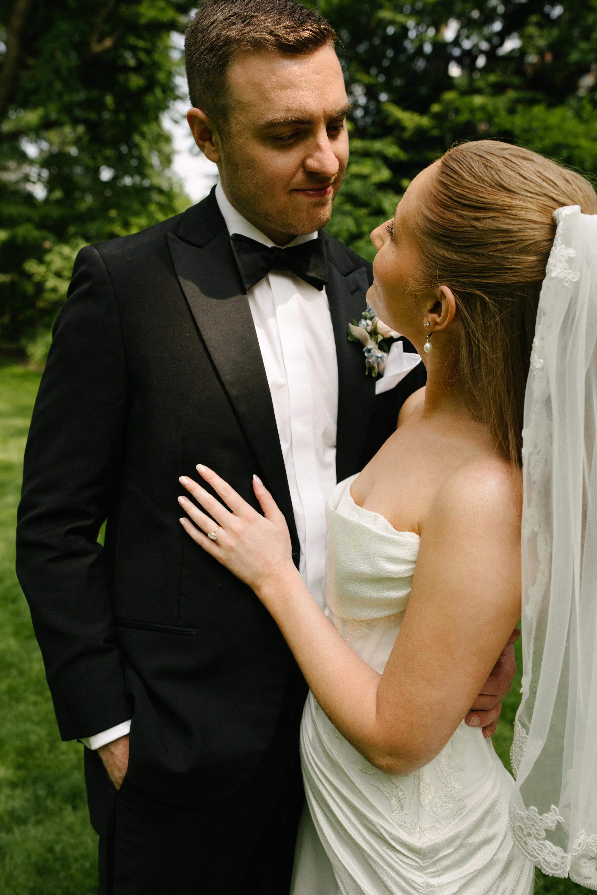 Michigan-wedding-photographer-msu-horticulture-garden-wedding-41.jpg