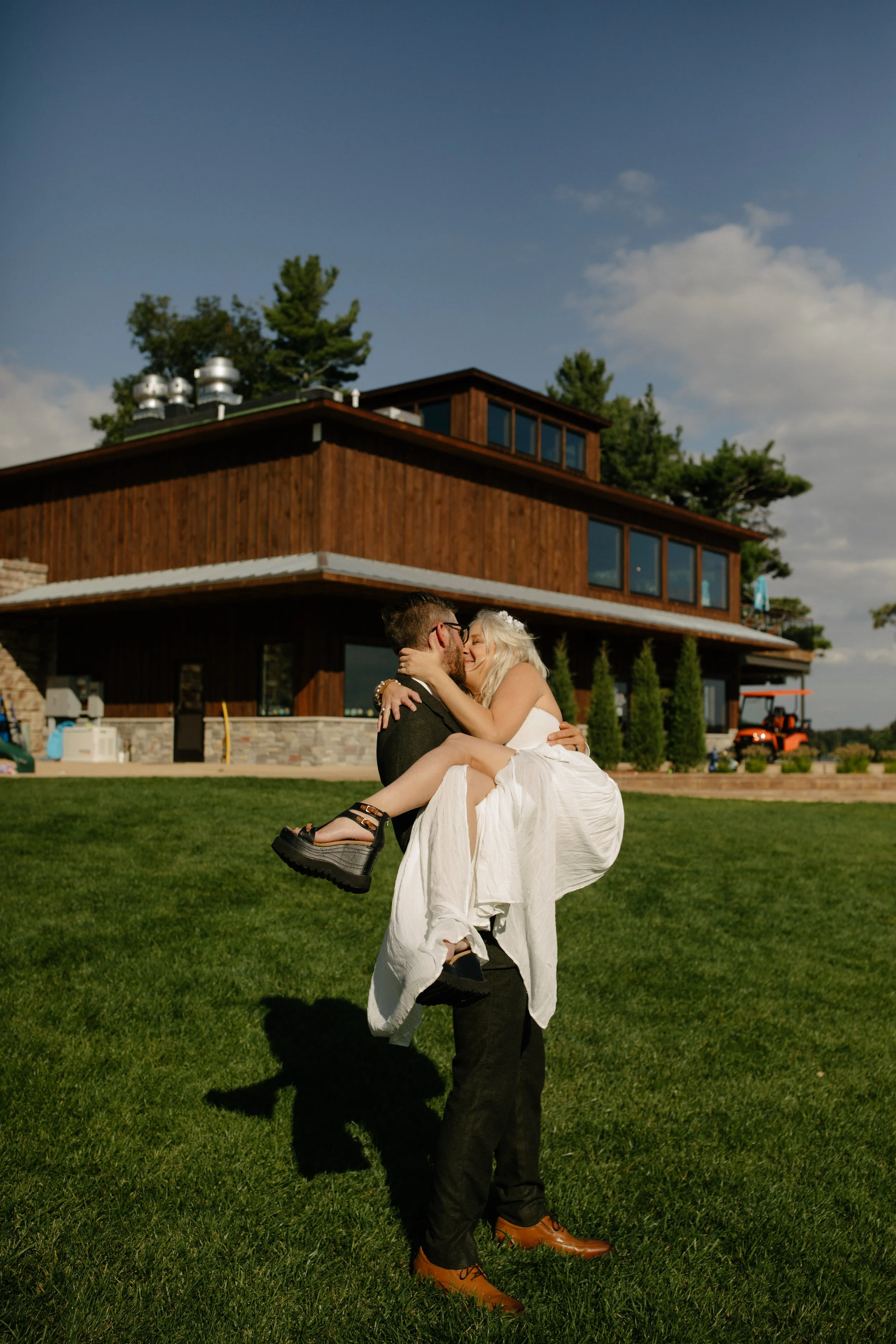 Michigan-film-photographer-hobby-crest-resort-wedding-18.jpg