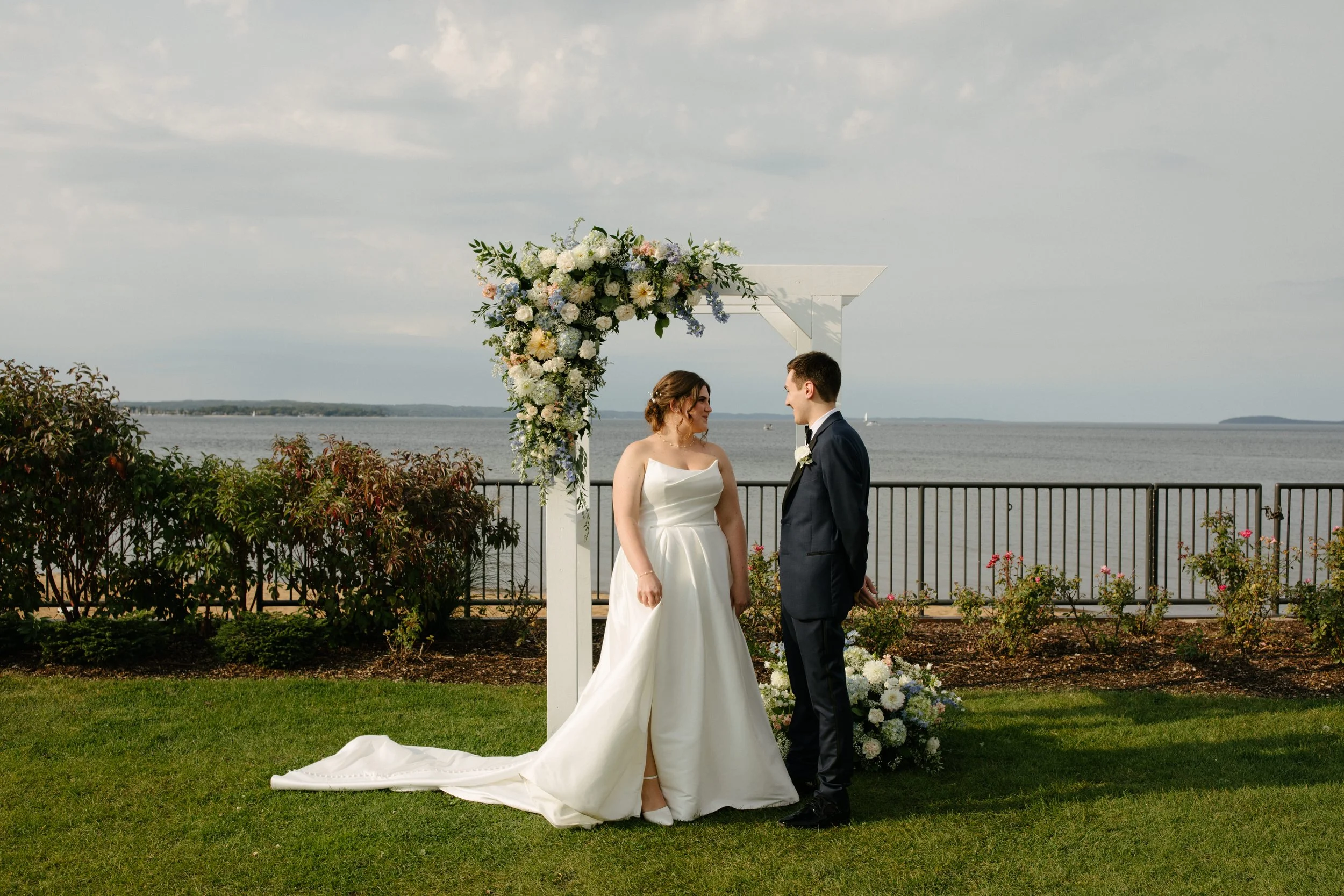 Michigan-photographer-delemar-tc-hotel-wedding-24.jpg