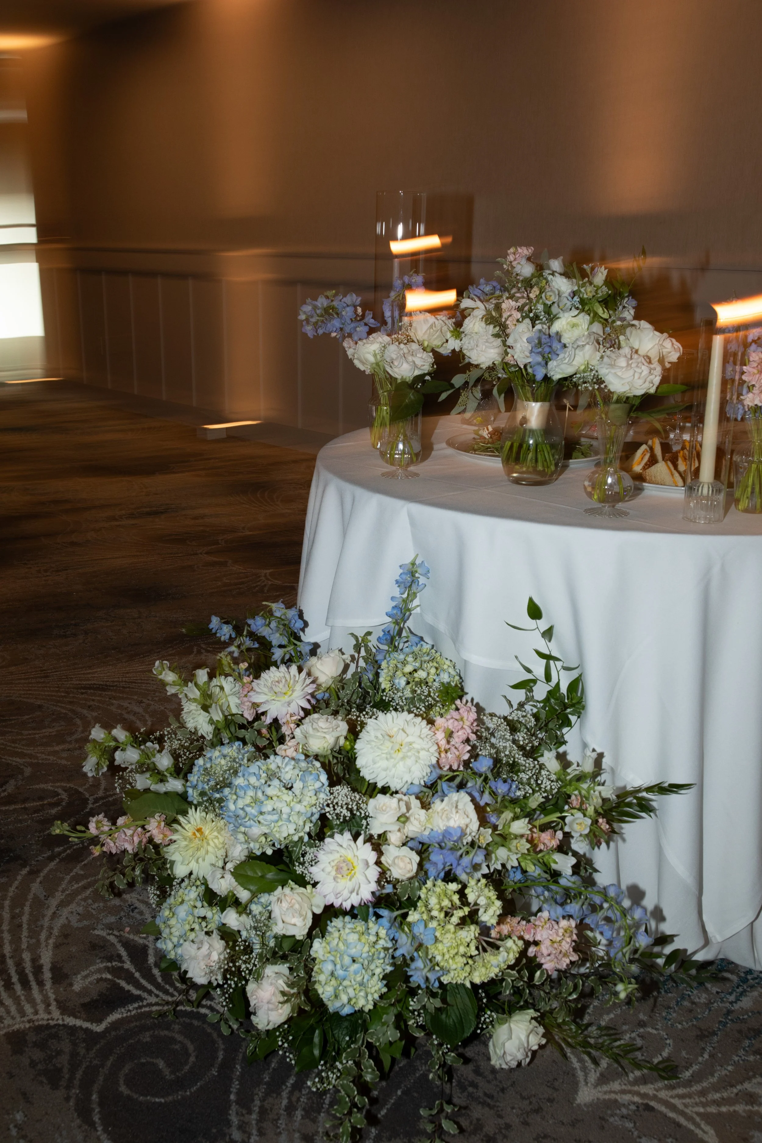 Michigan-photographer-delemar-tc-hotel-wedding-38.jpg