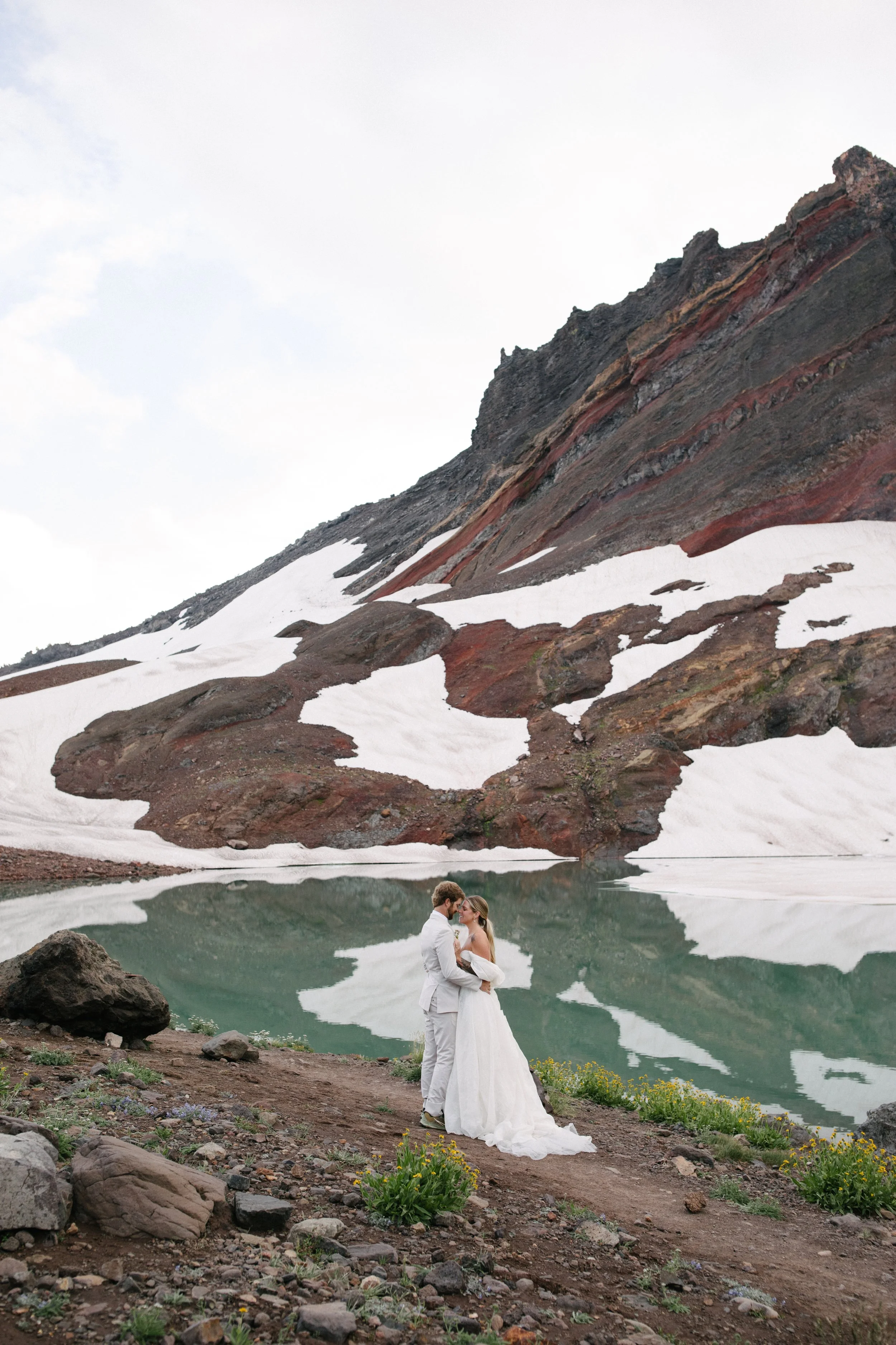 Michigan-film-photographer-oregon-no-name-lake-hike-wedding-68.jpg