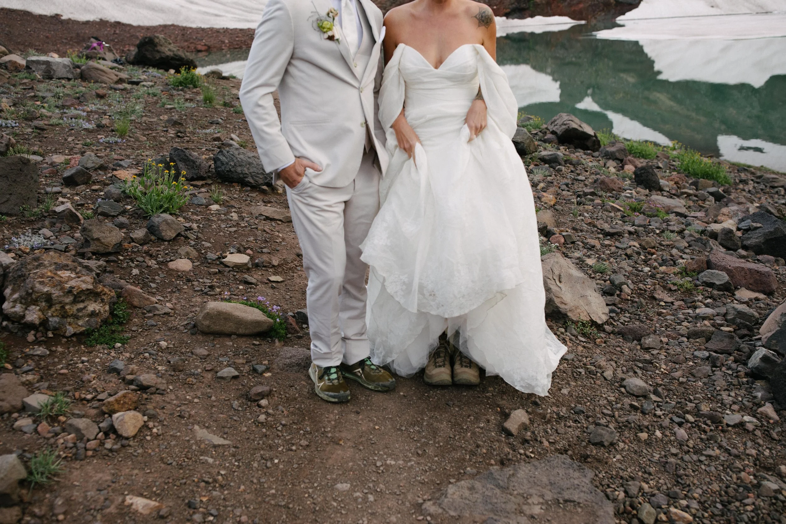 Michigan-film-photographer-oregon-no-name-lake-hike-wedding-78.jpg