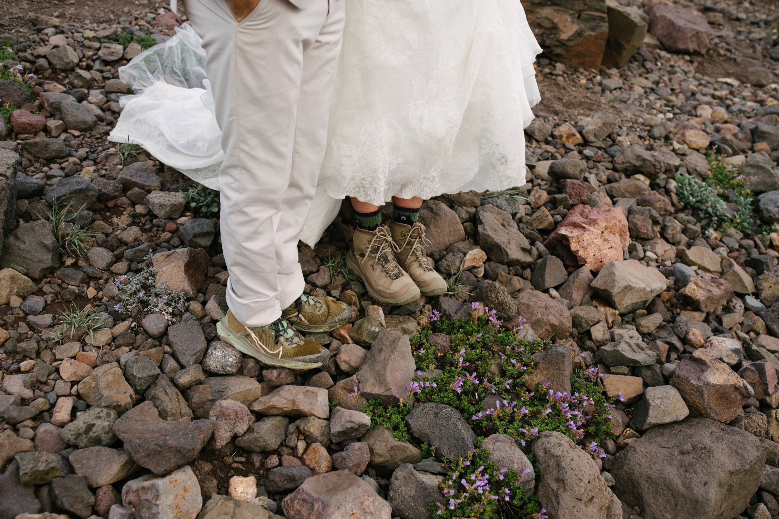 Michigan-film-photographer-oregon-no-name-lake-hike-wedding-80.jpg